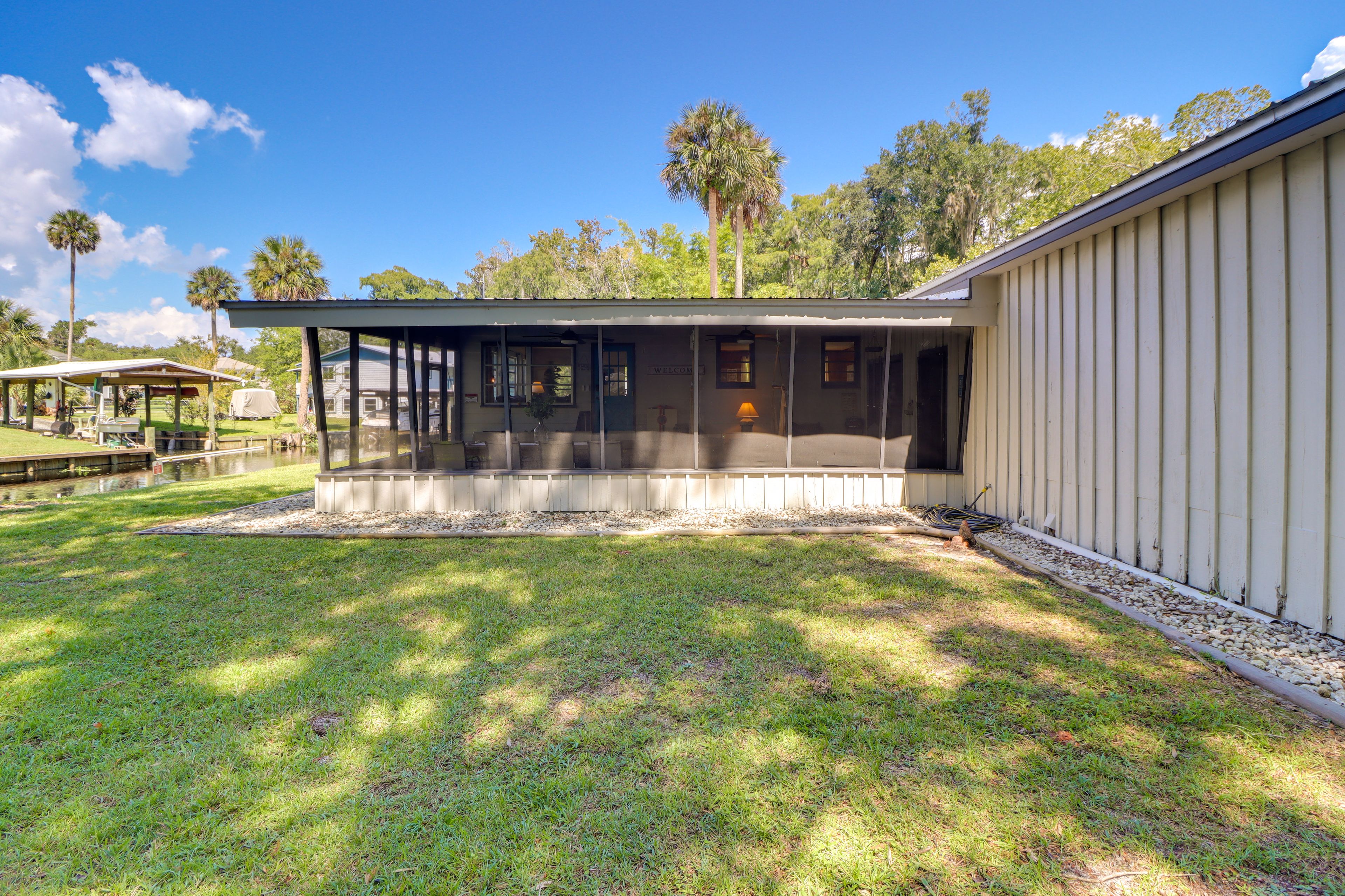 Backyard | Fire Pit | Picnic Table