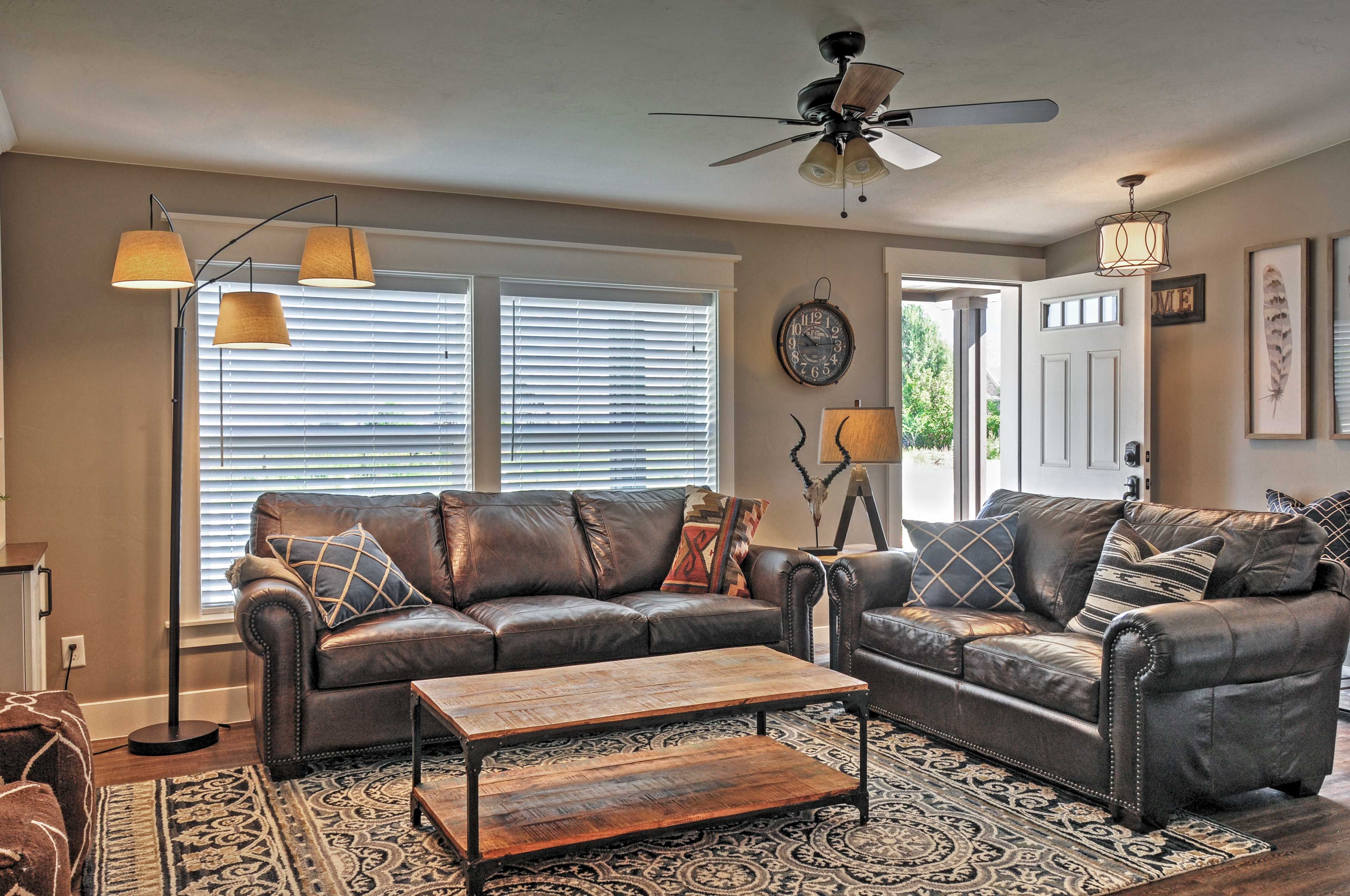 Living Room | Free WiFi