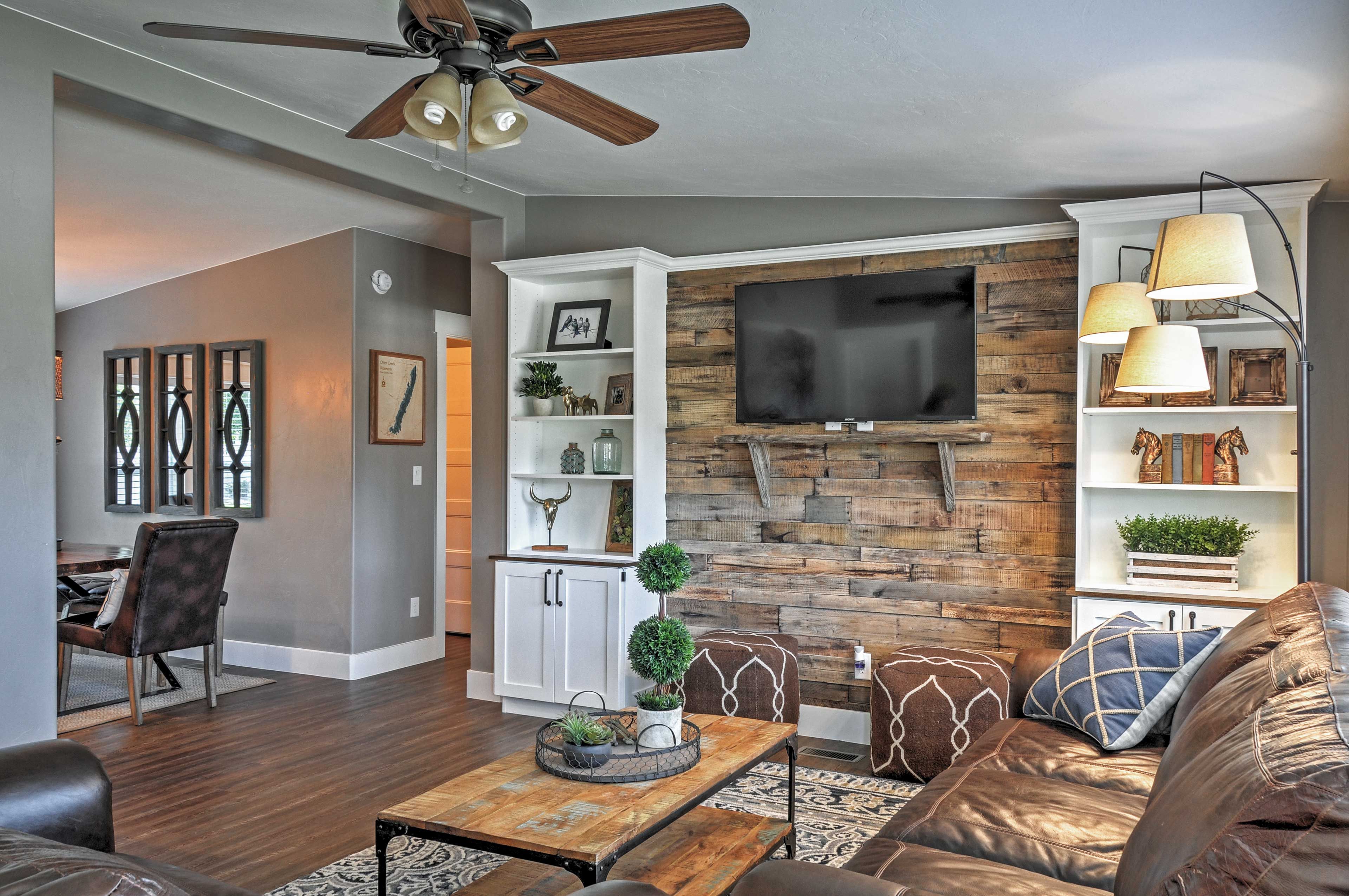 Living Room | Smart TV
