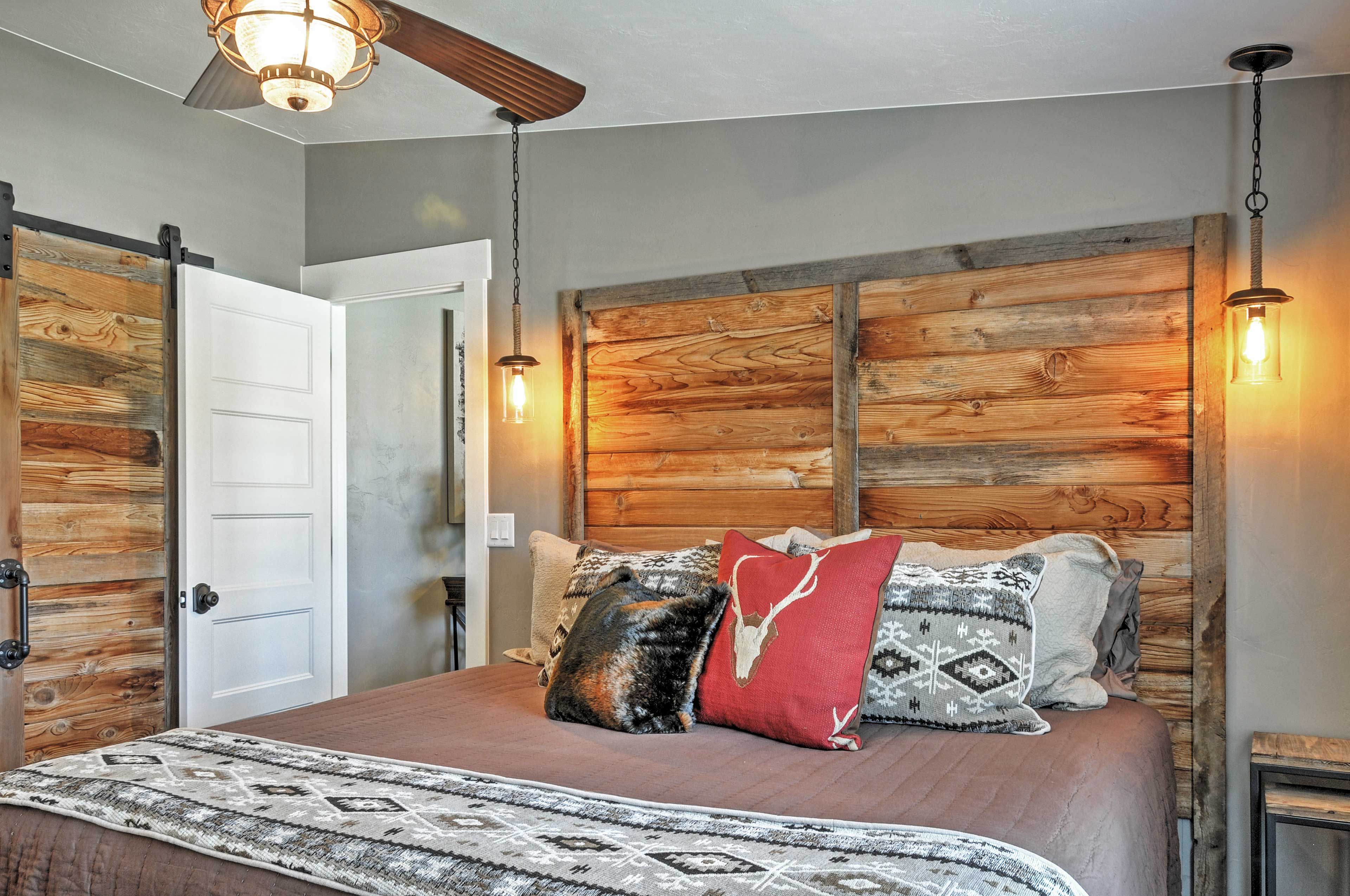 Bedroom 1 | King Bed
