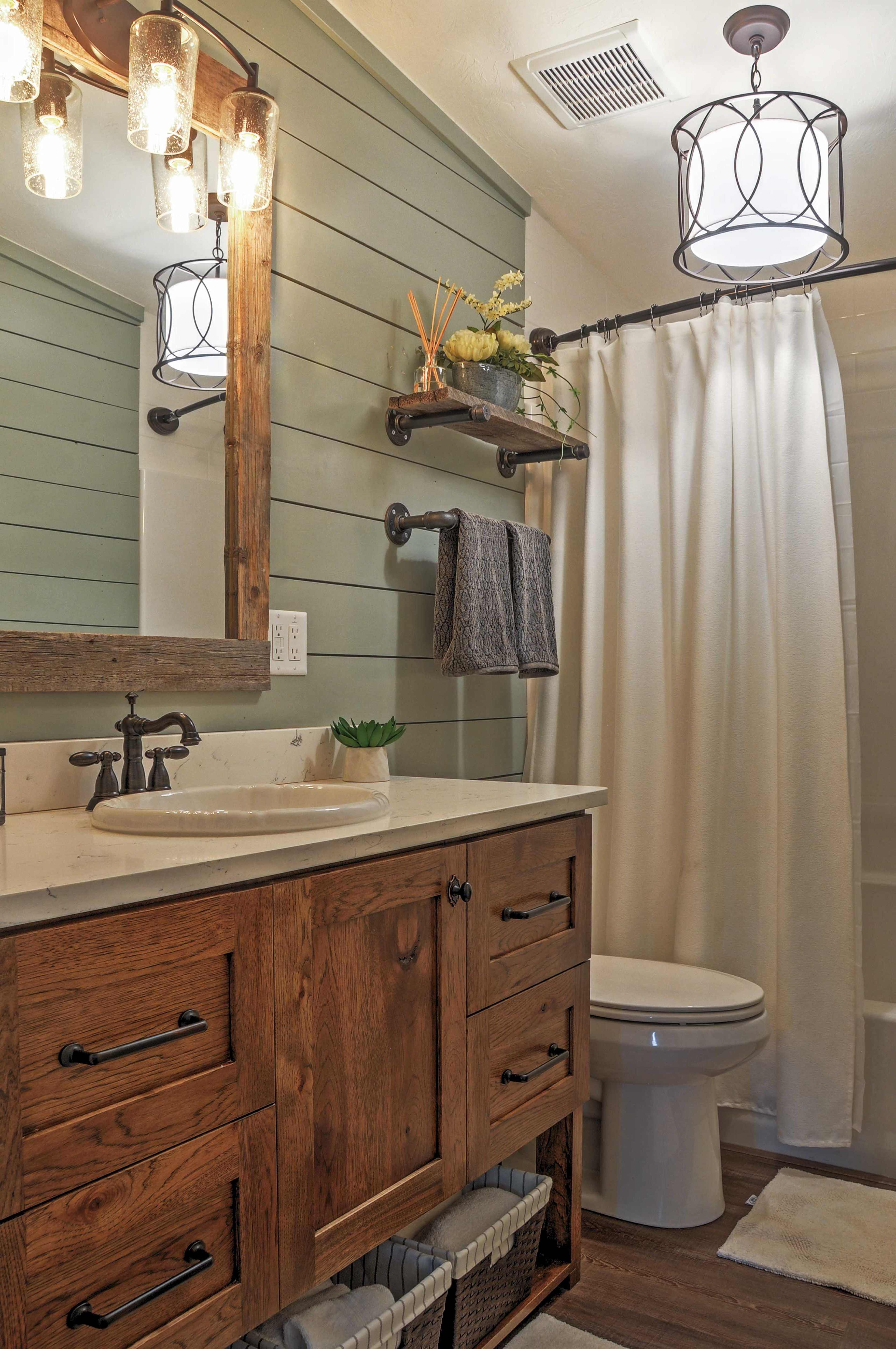 Full Bathroom