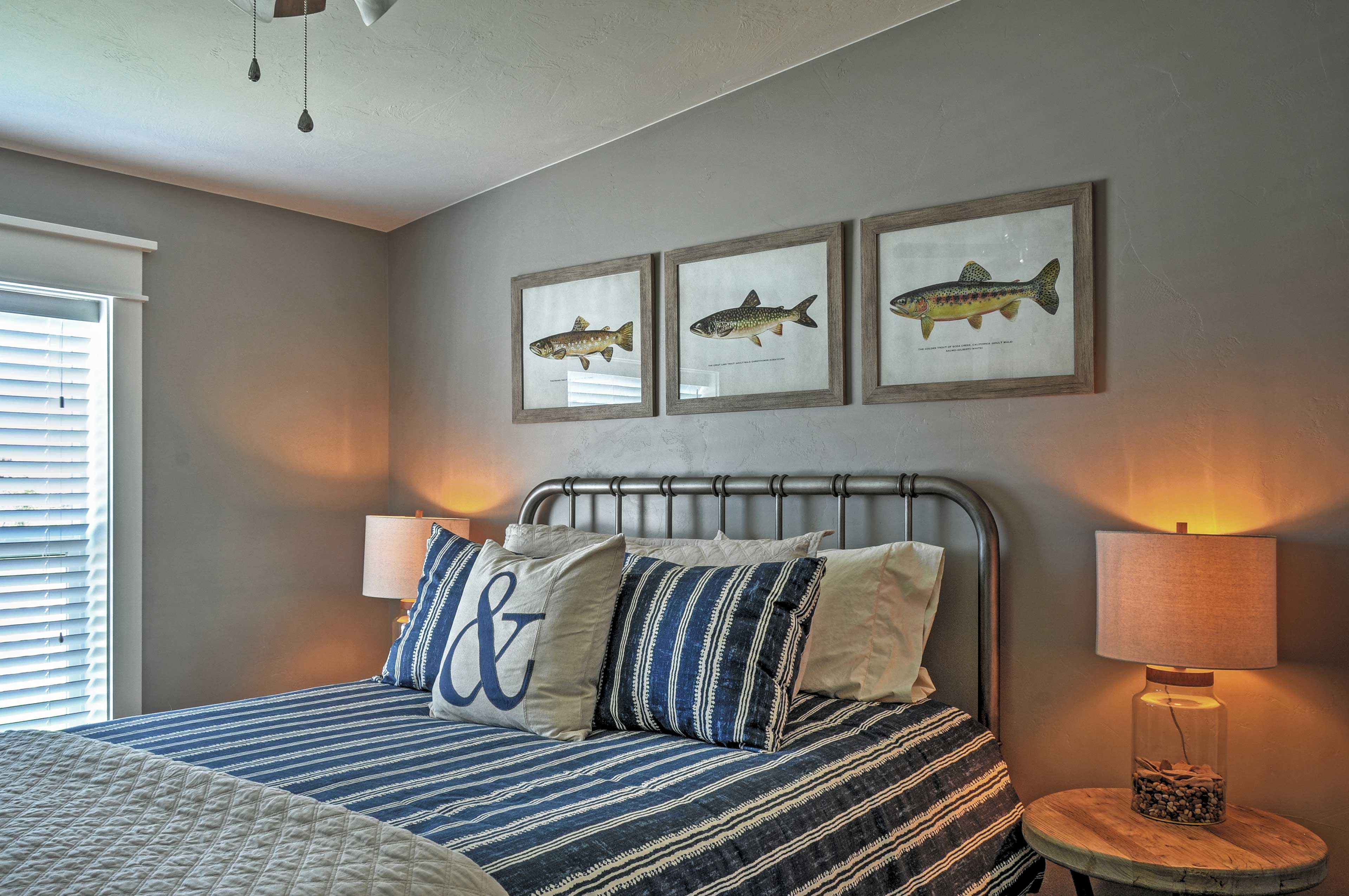 Bedroom 3 | Queen Bed