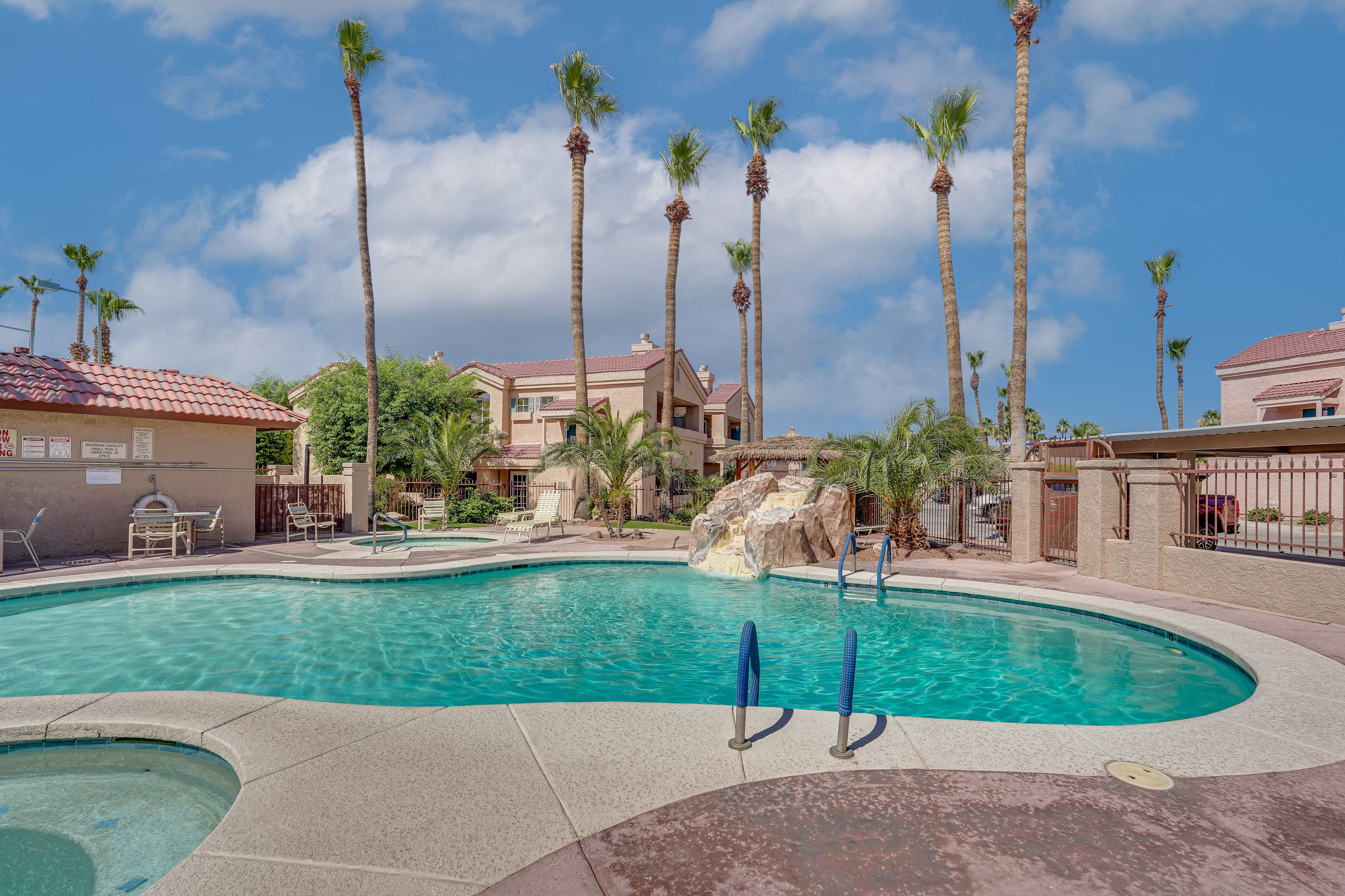 Lake Havasu Resort Condo | 2BD | 2.5BA | 1,250 Sq Ft | Stairs Required