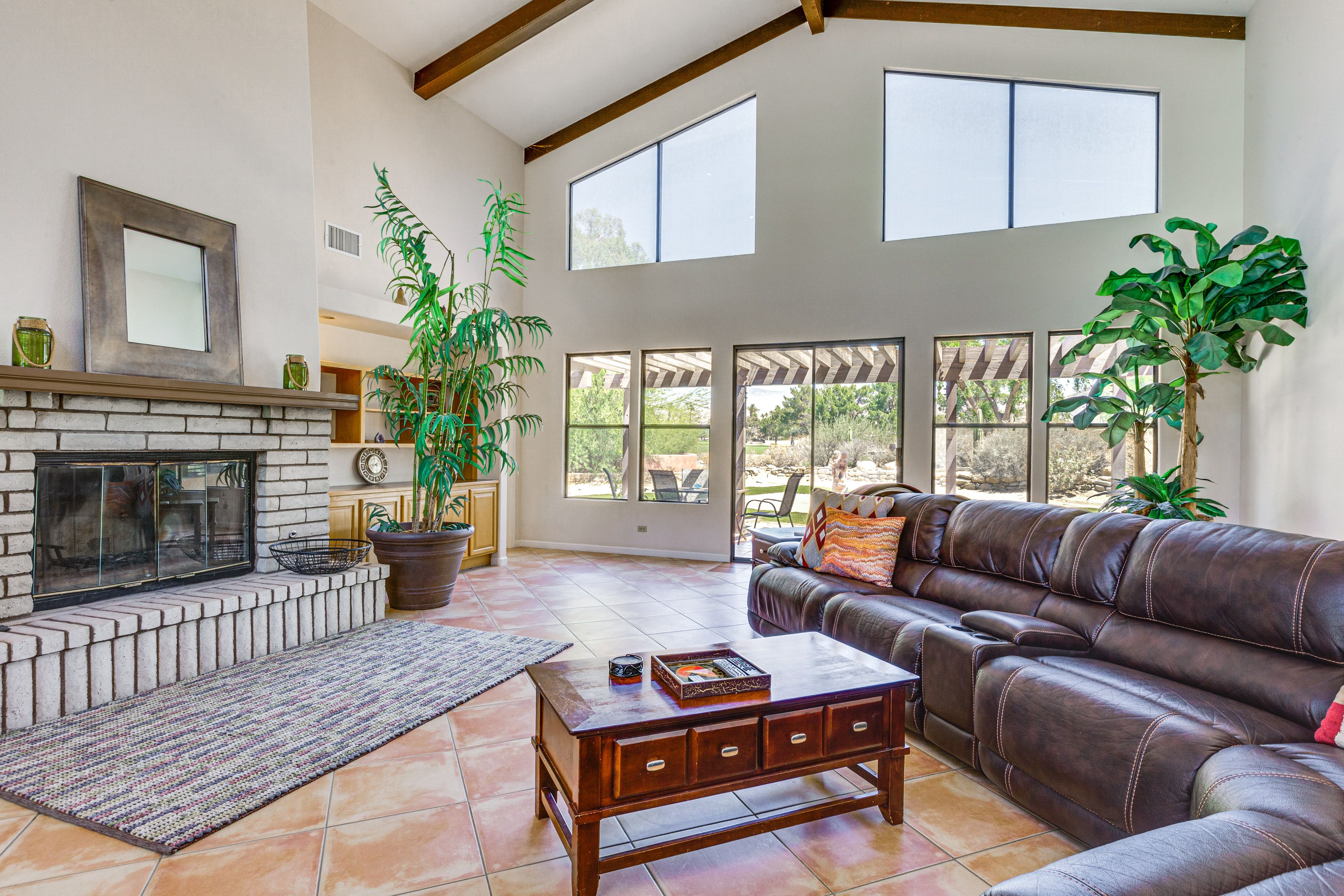 Living Room | Free WiFi | Wood-Burning Fireplace