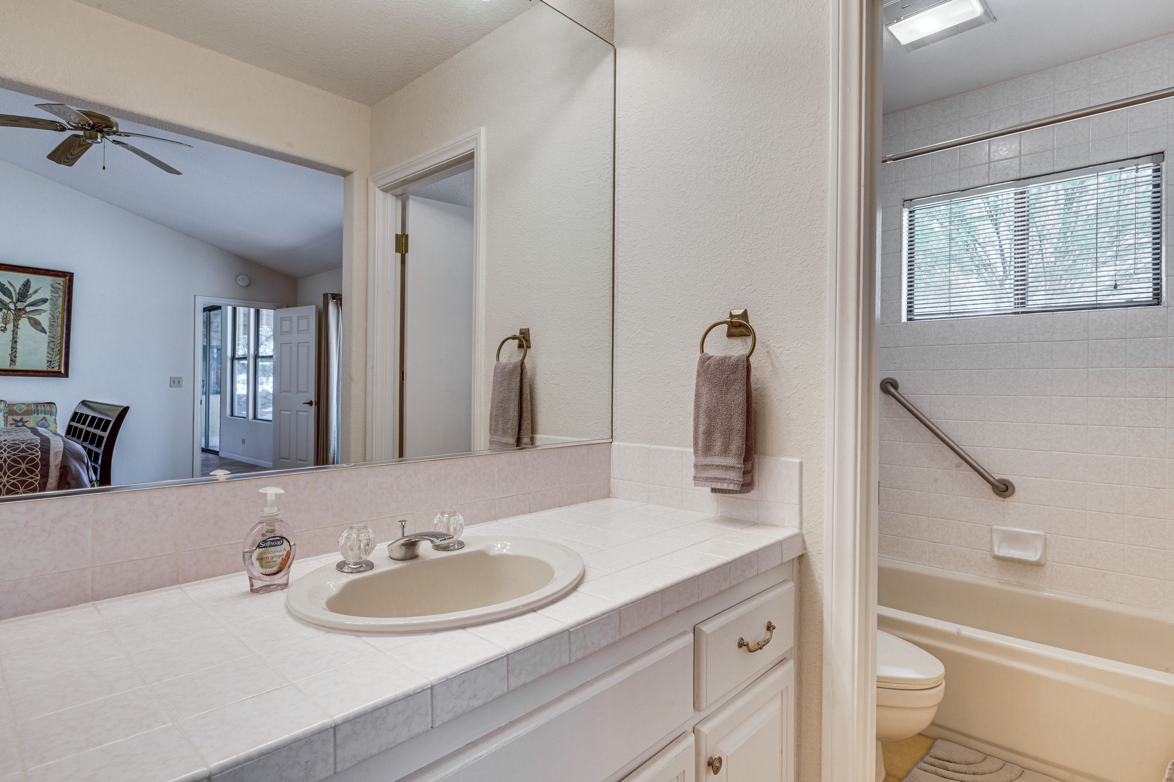 En-Suite Bathroom | Towels Provided