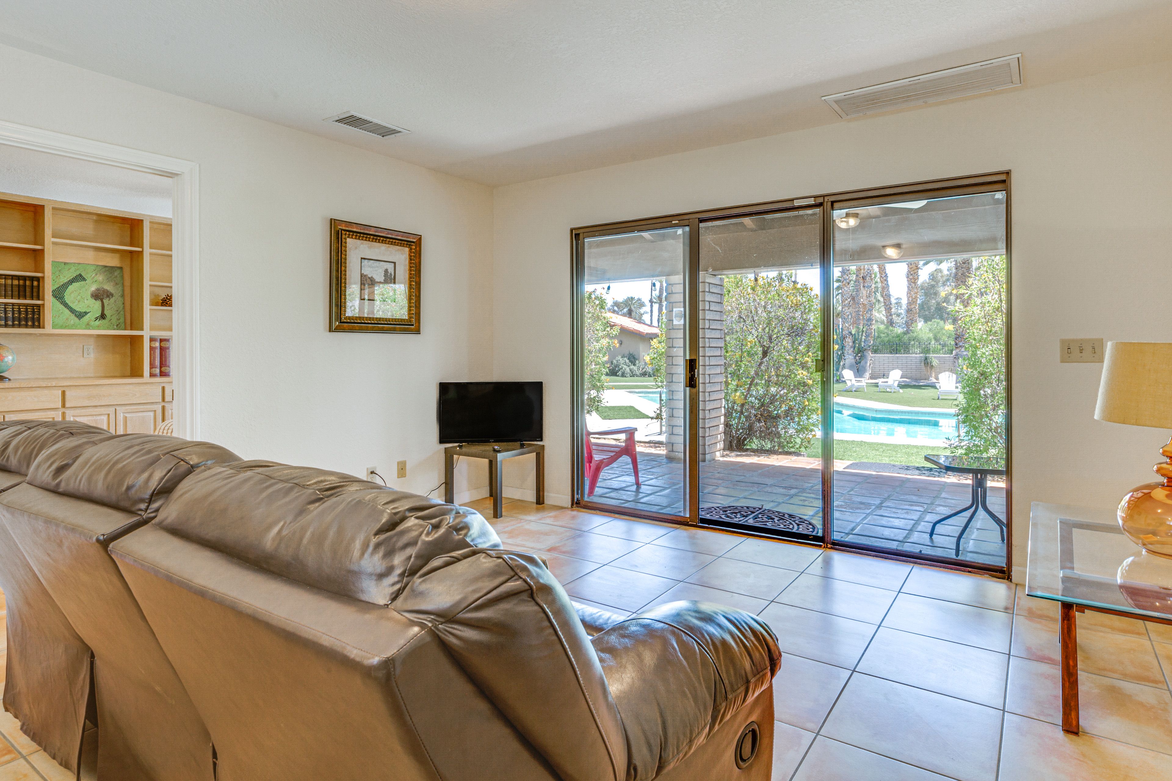 Sitting Room | Kitchenette