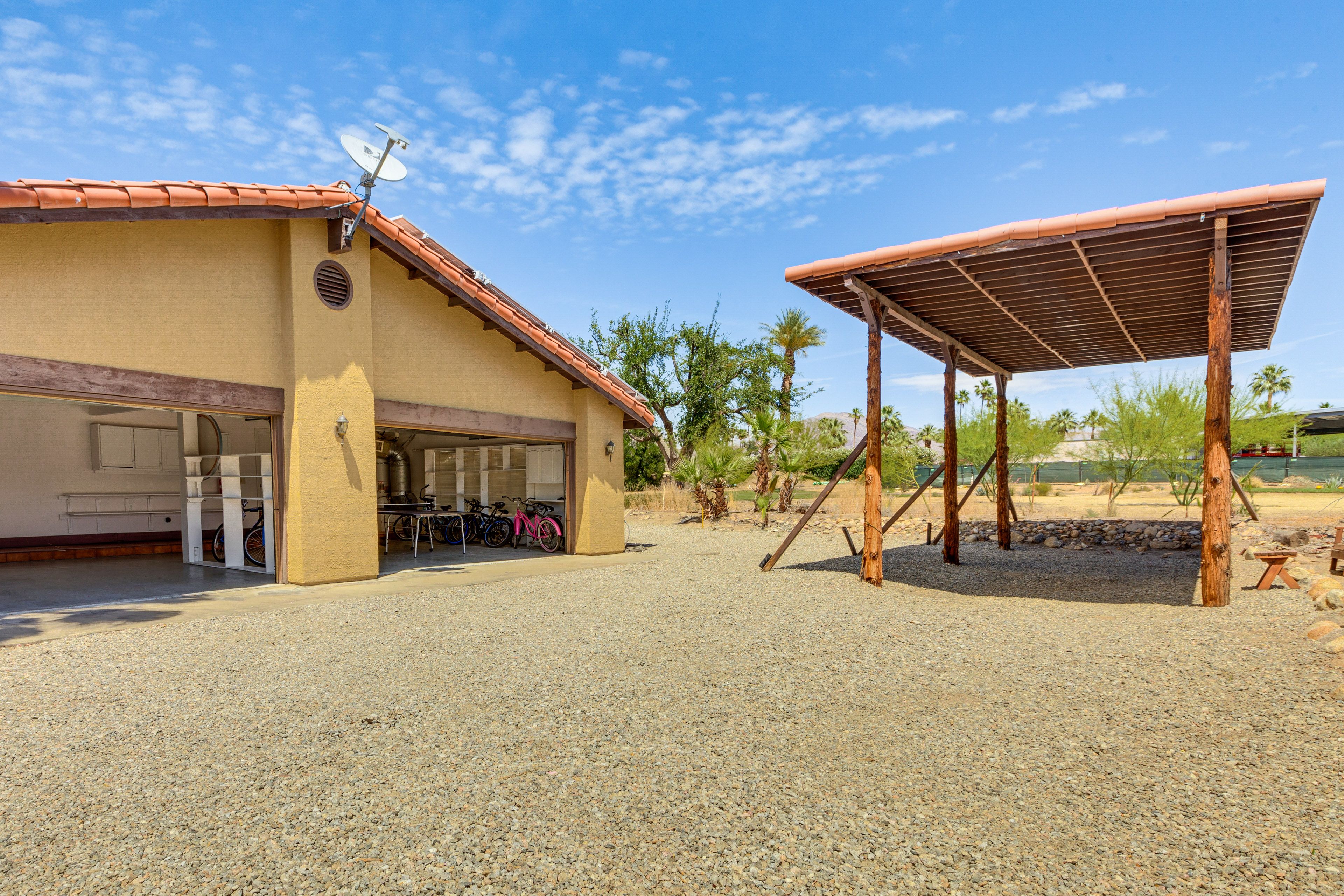 Parking | Garage (2 Vehicles) | Driveway (4 Vehicles)
