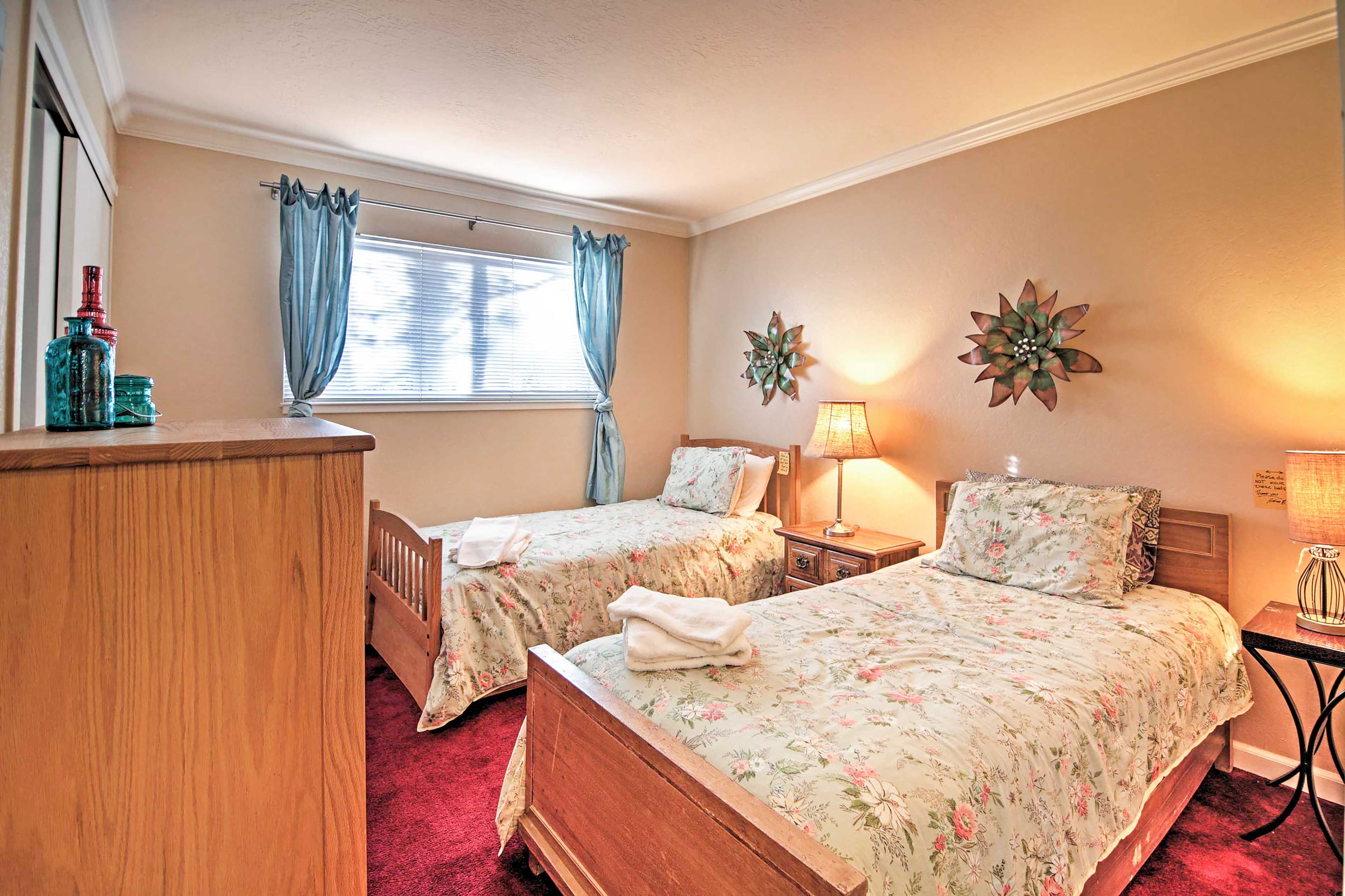 The kids will love this twin bedroom!