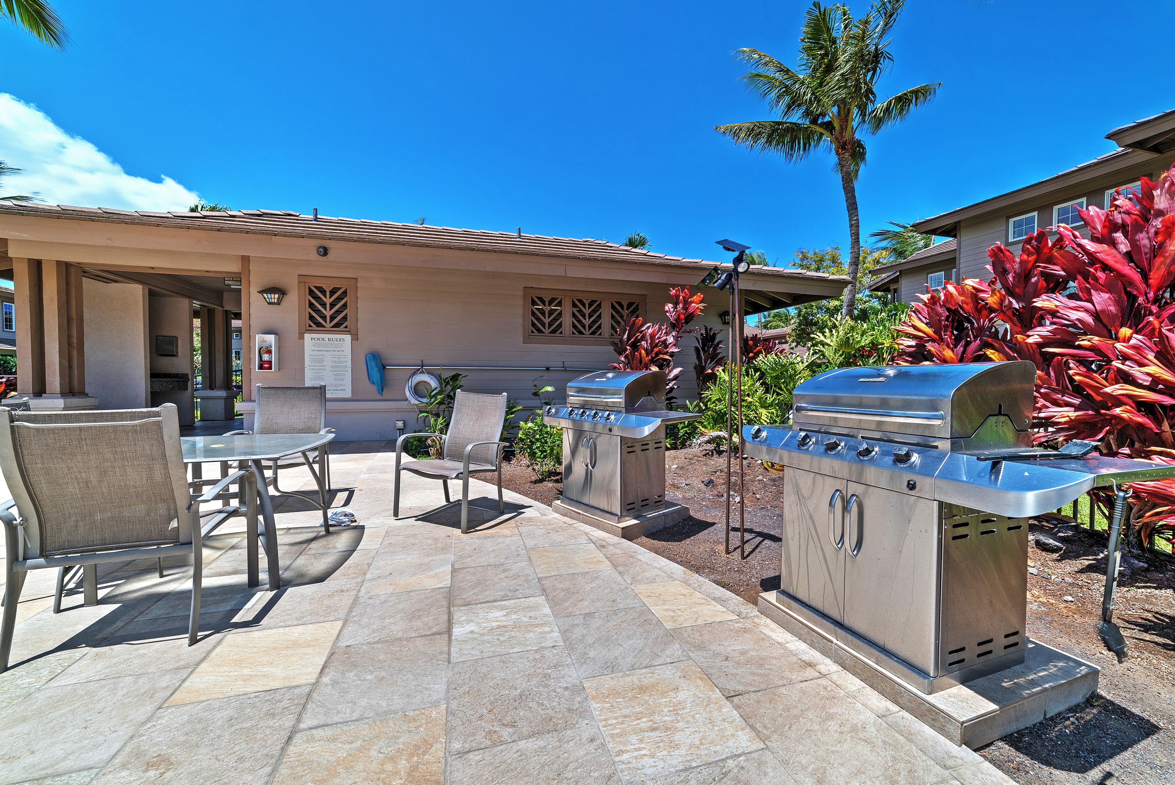 Grill out while the entire group lounges poolside.
