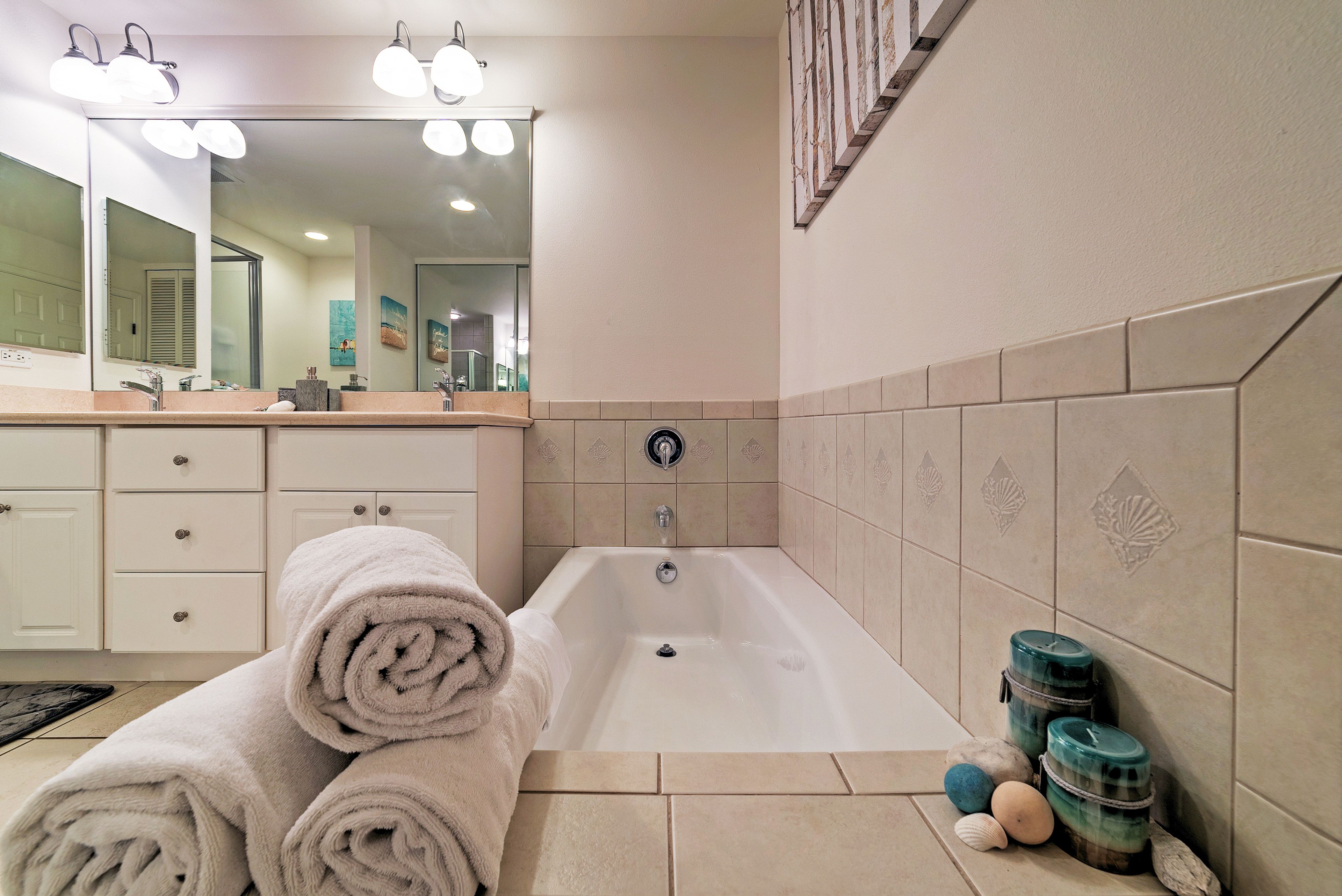 Use the complimentary towels to dry off after your bath.