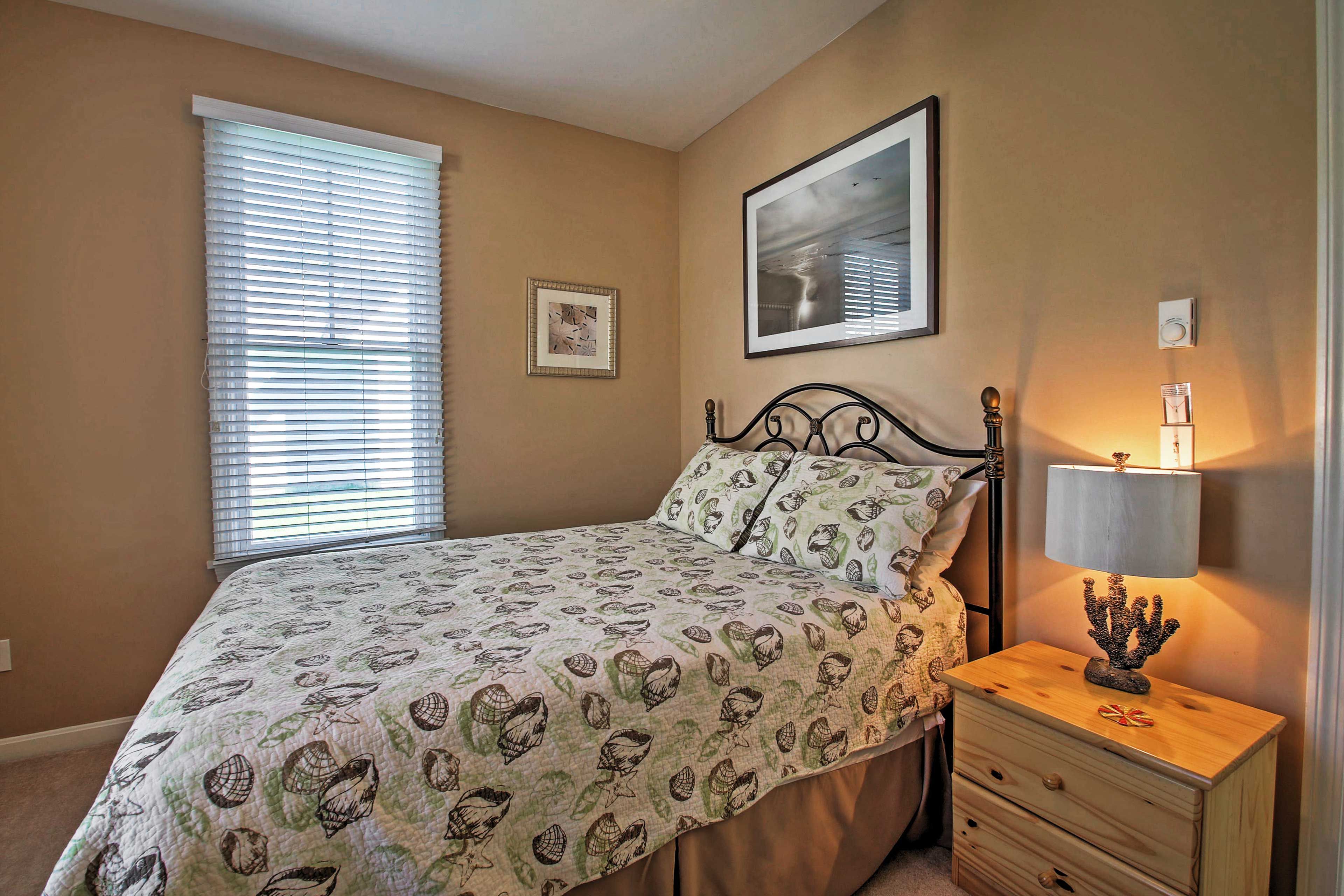 The queen-sized bed in the master bedroom will ensure you sleep like royalty.