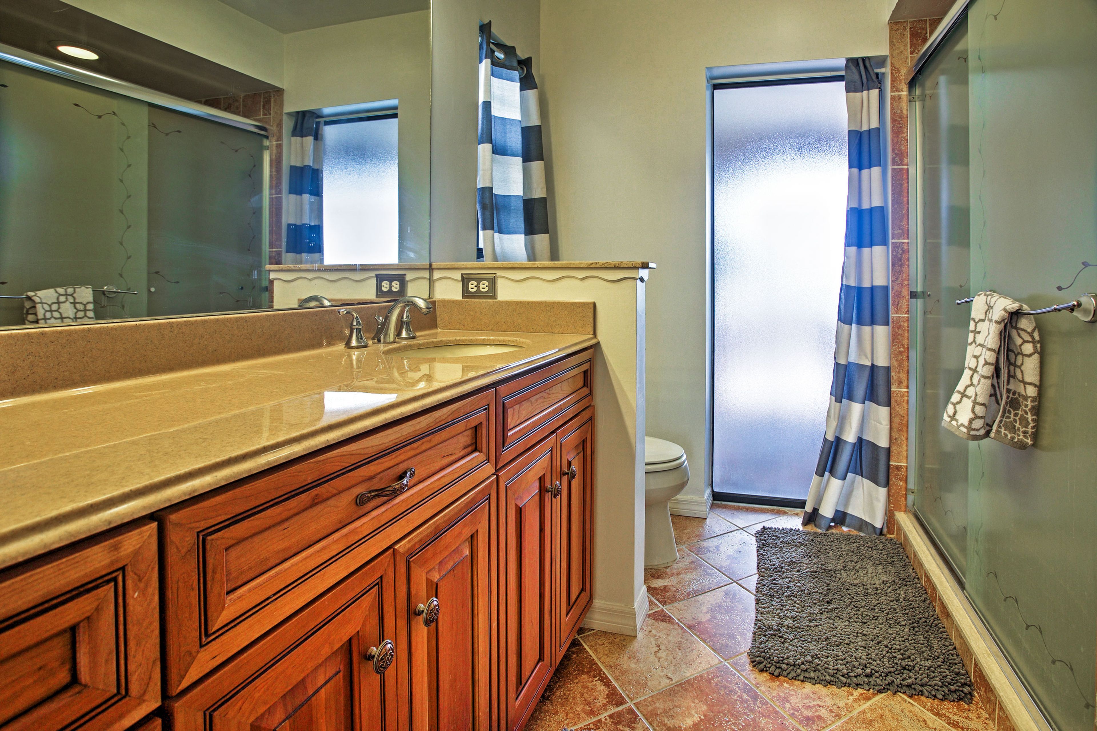 En-Suite Bathroom | Towels Provided