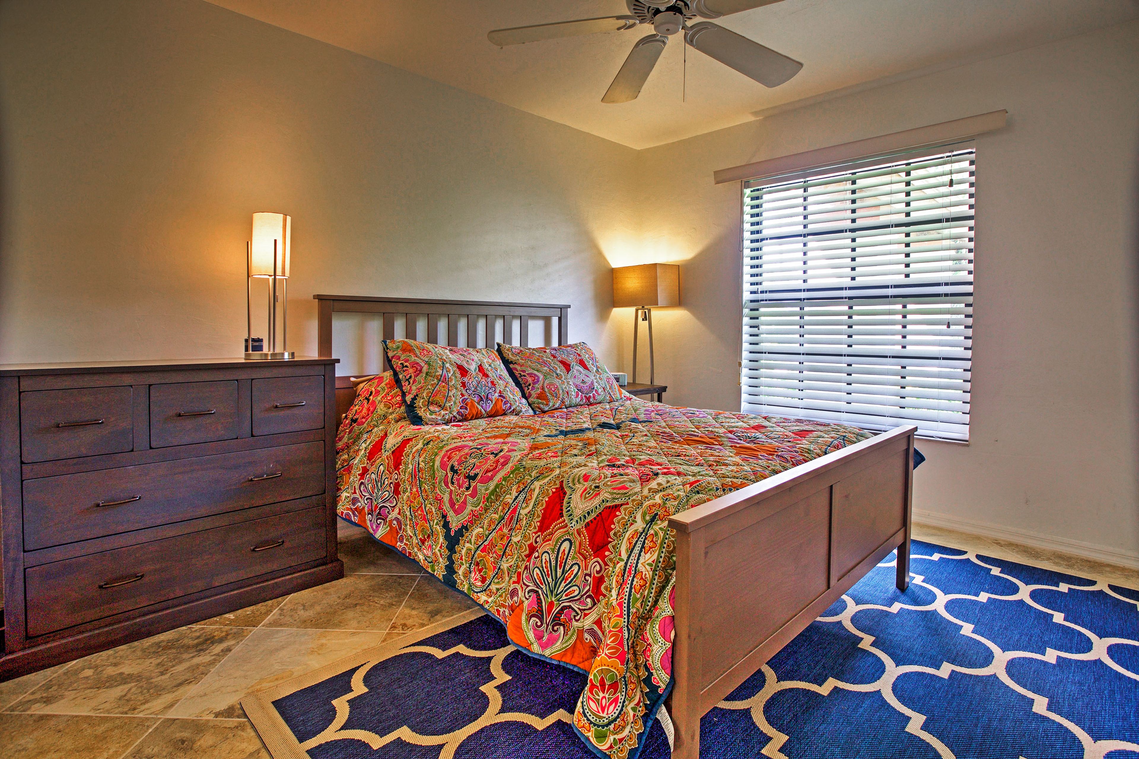 Bedroom 2 | Queen Bed