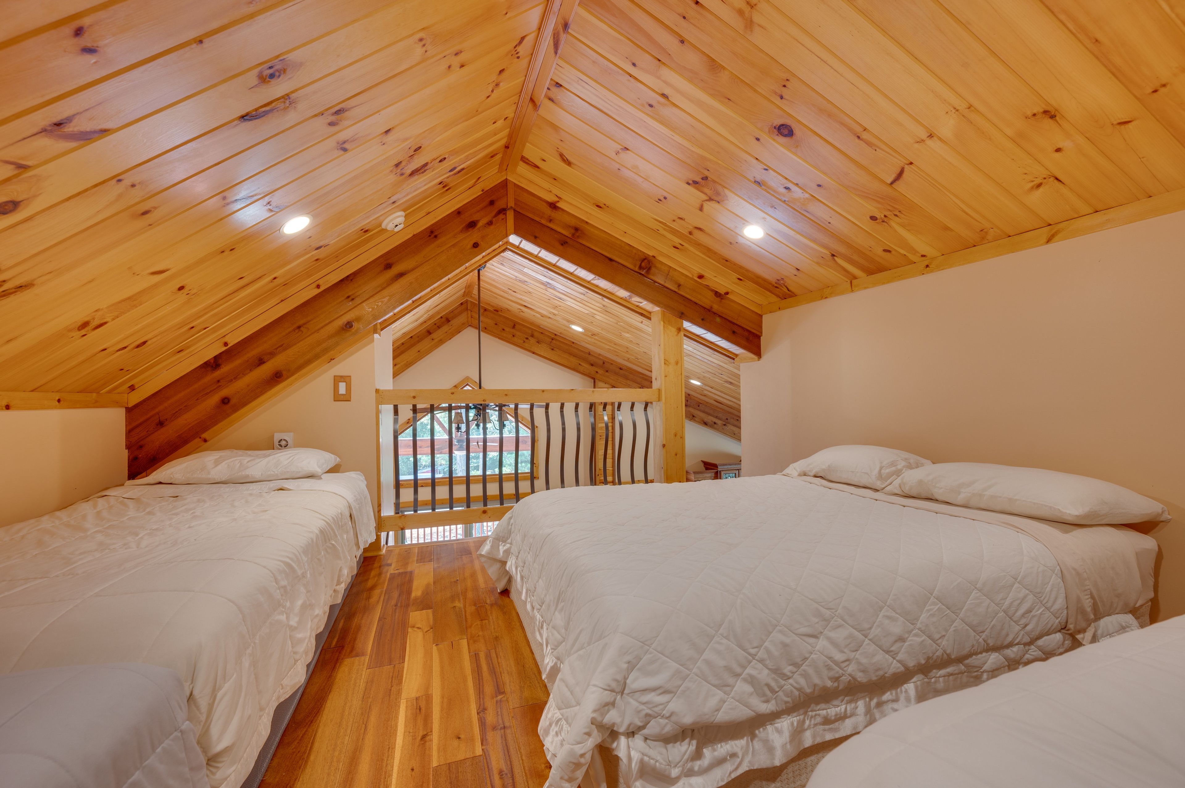 Loft | 2 Full Beds | 2 Twin Beds | Ladder Required