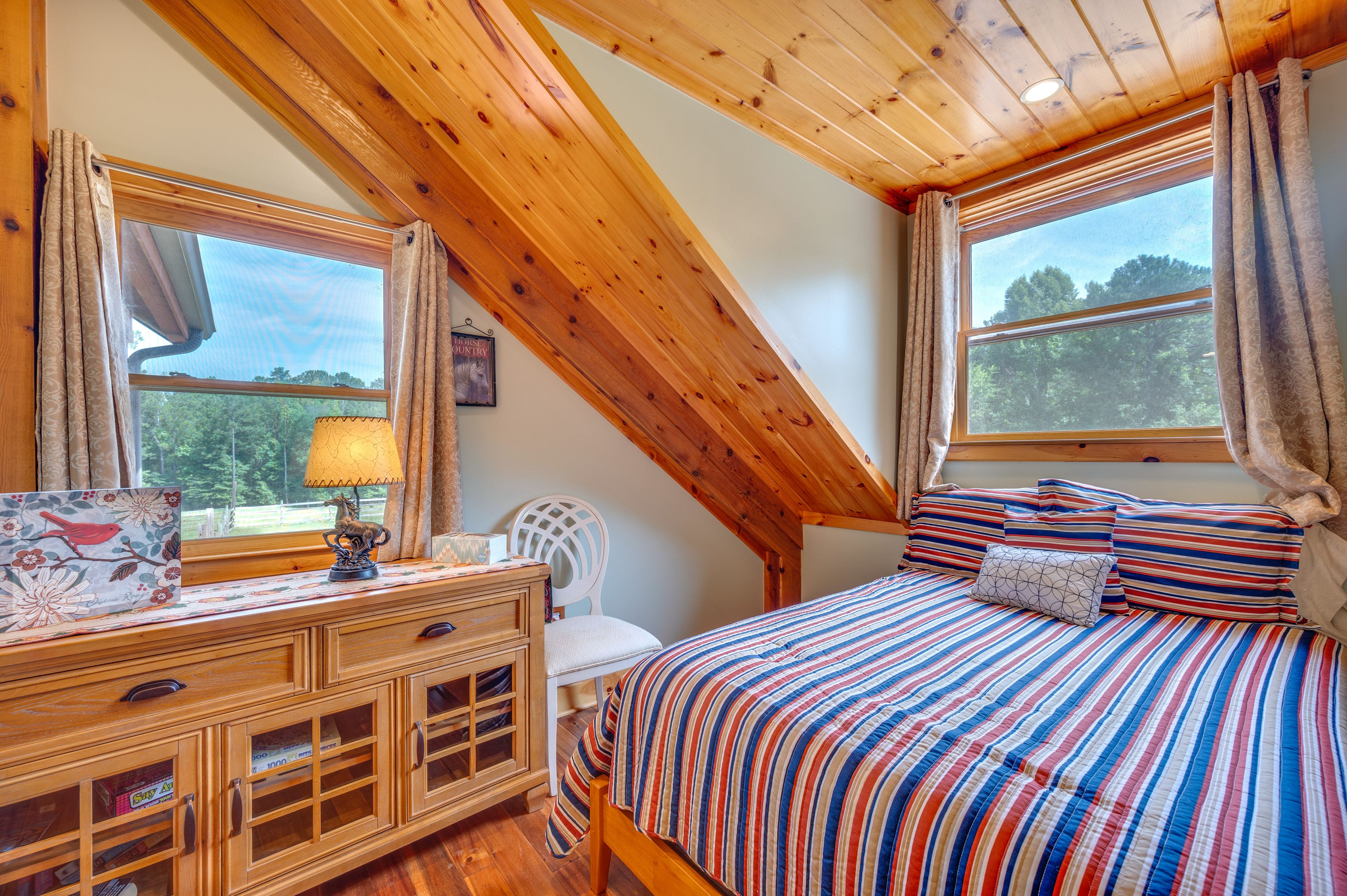 Bedroom 1 | Queen Bed | Linens Provided