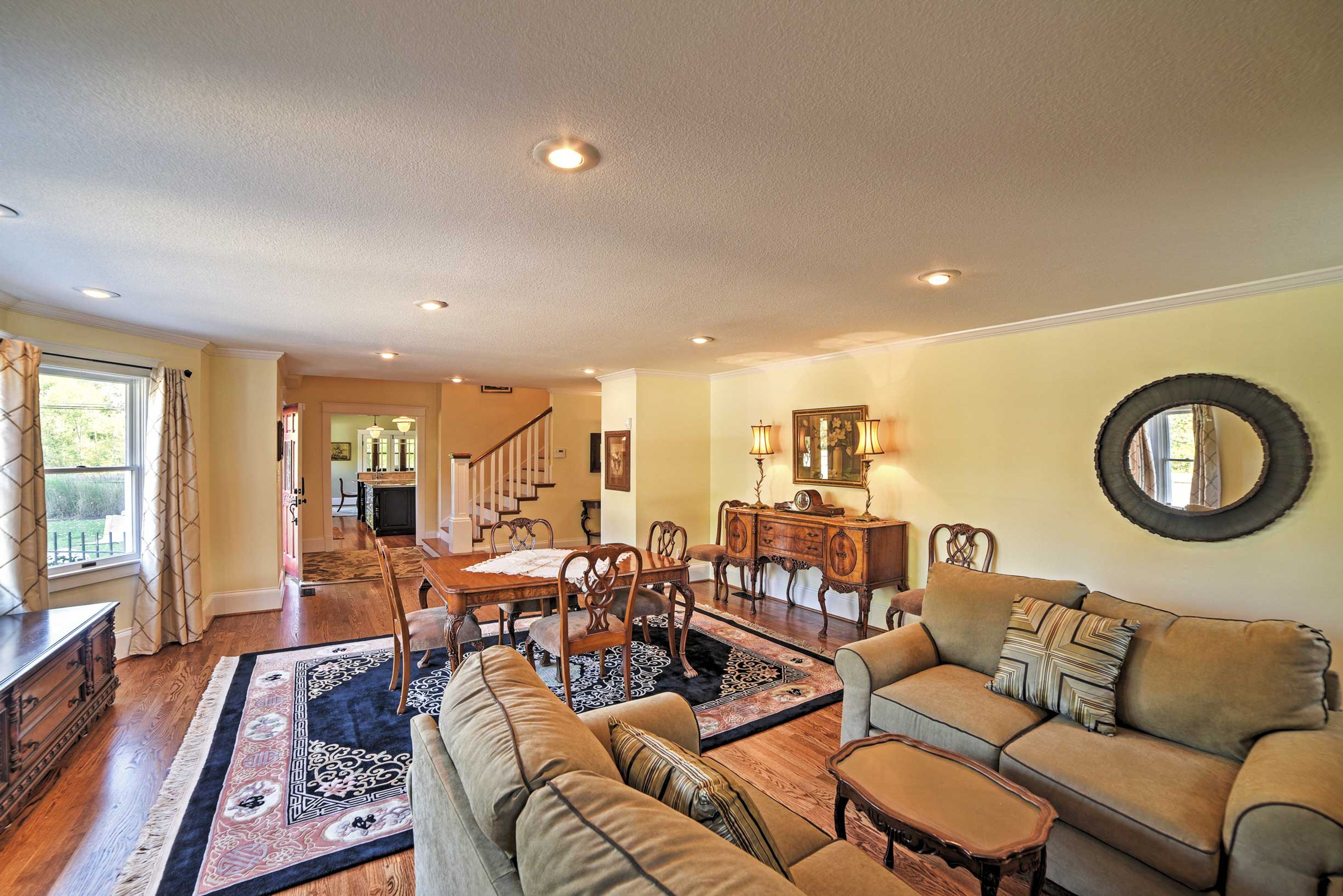 Dining Area | Dishware & Flatware