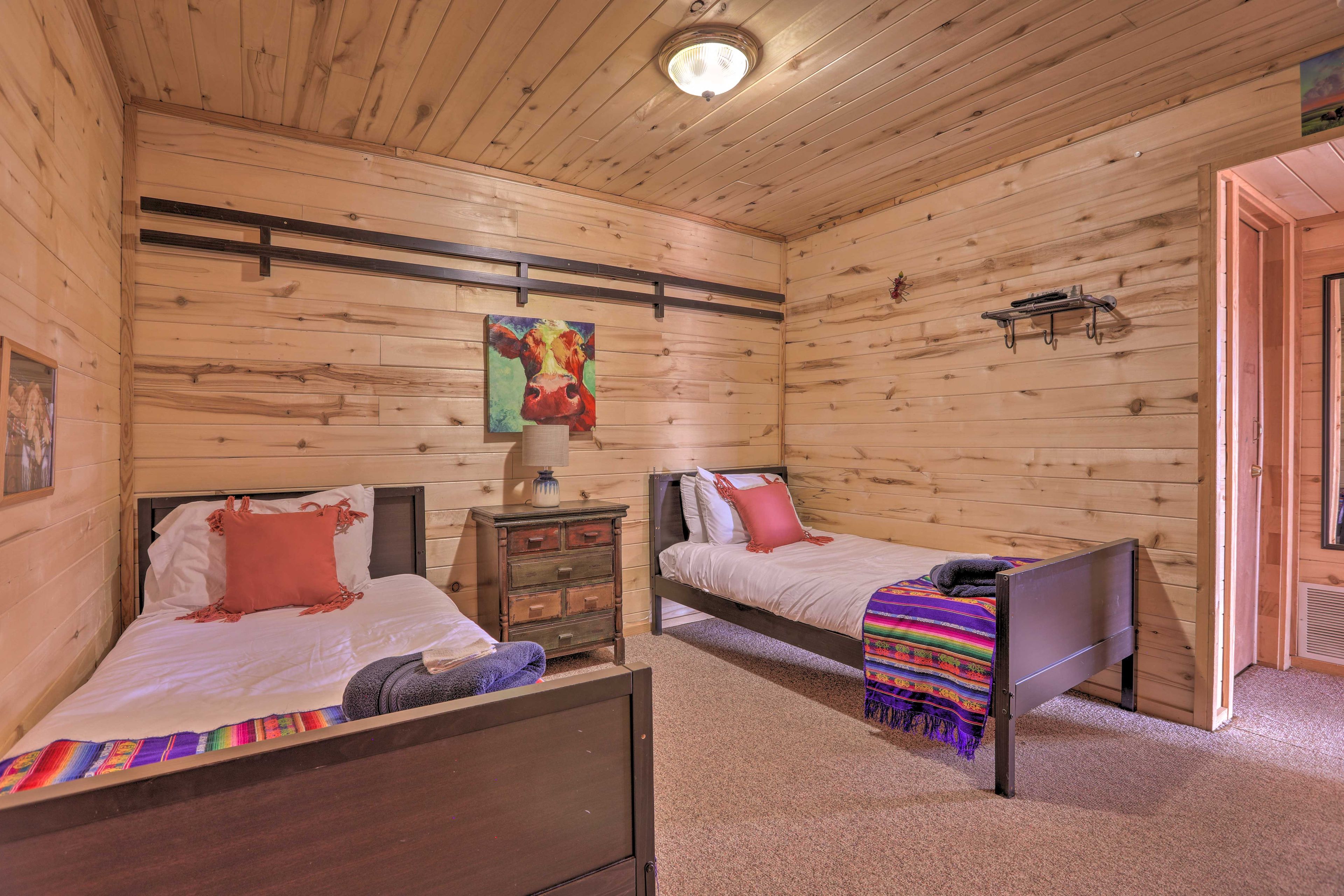 Bedroom 3 | 2 Twin Beds | 1st Floor