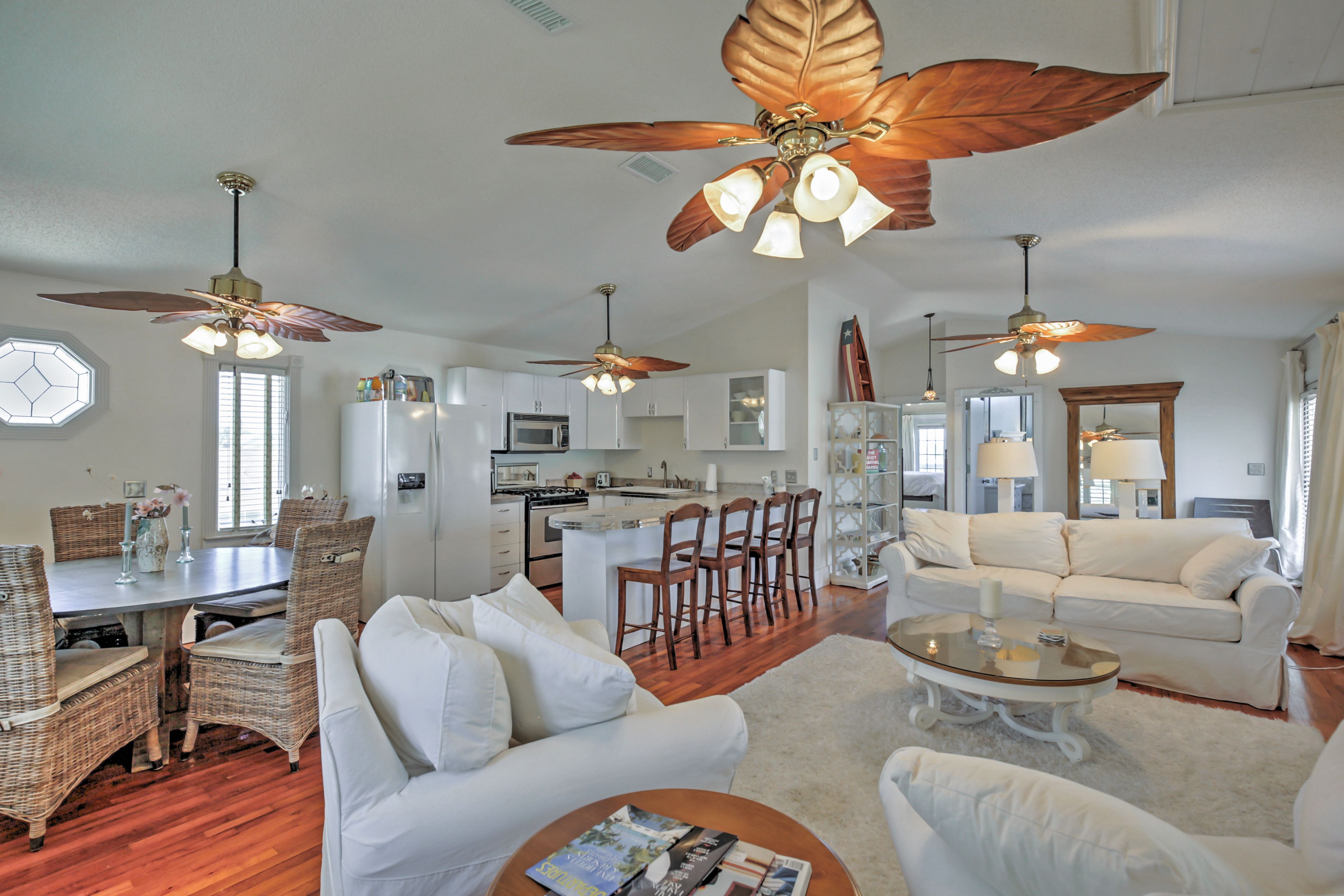 Interior | Free WiFi | Central Air Conditioning/Heating