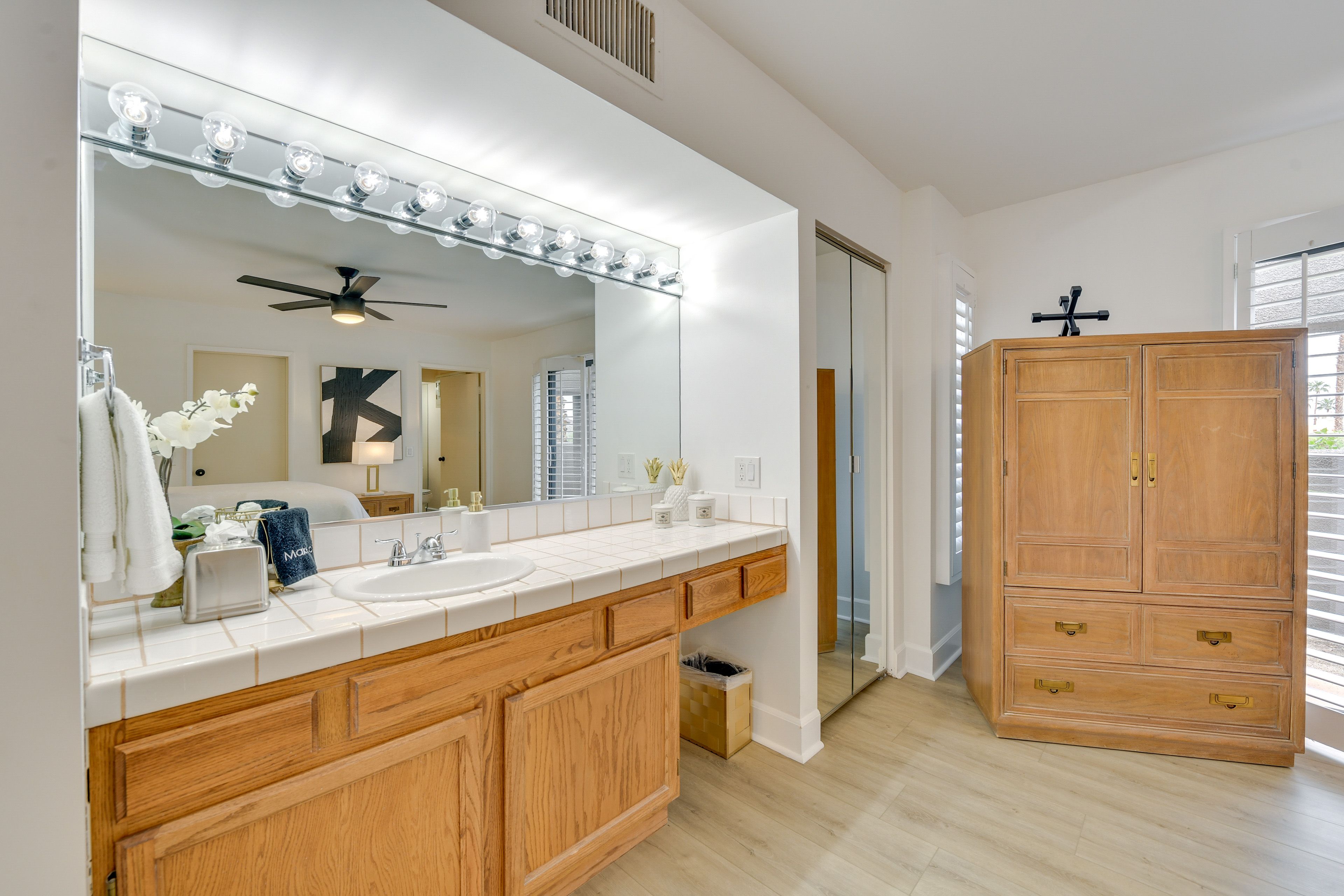 En-Suite Bathroom | Towels & Linens Provided