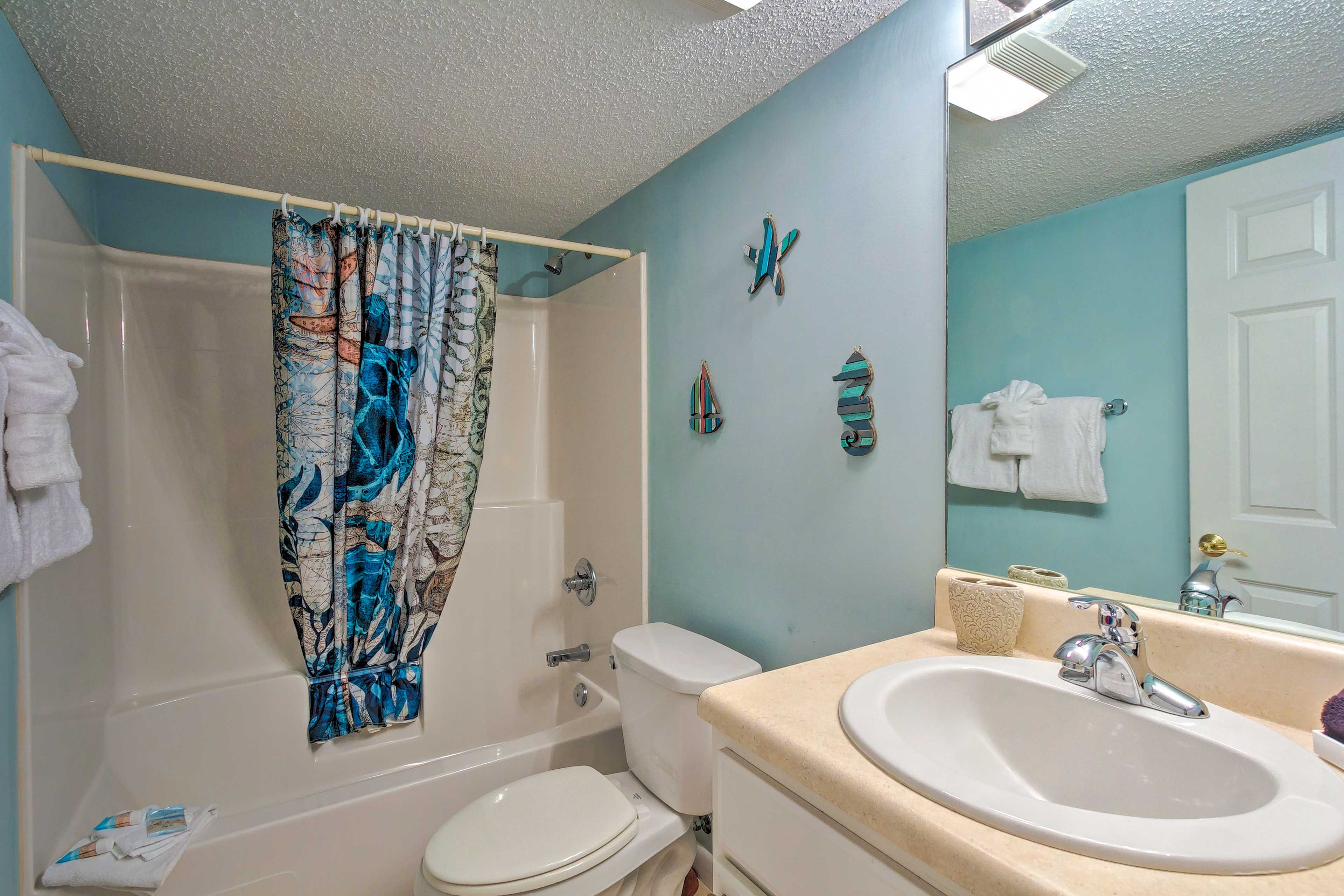 En-Suite Bathroom | Towels Provided