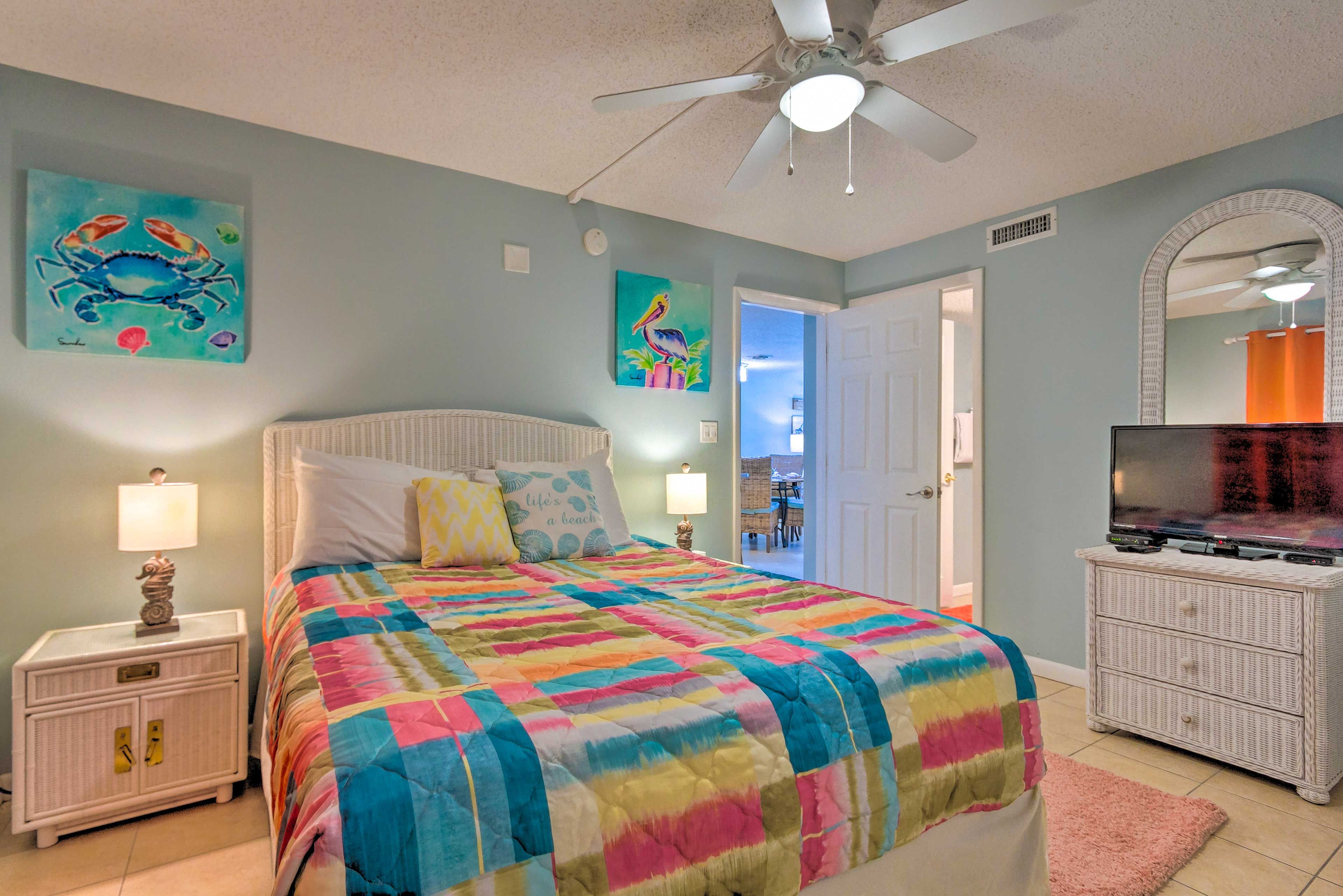 Bedroom 1 | King Bed | Linens Provided | En-Suite Bathroom
