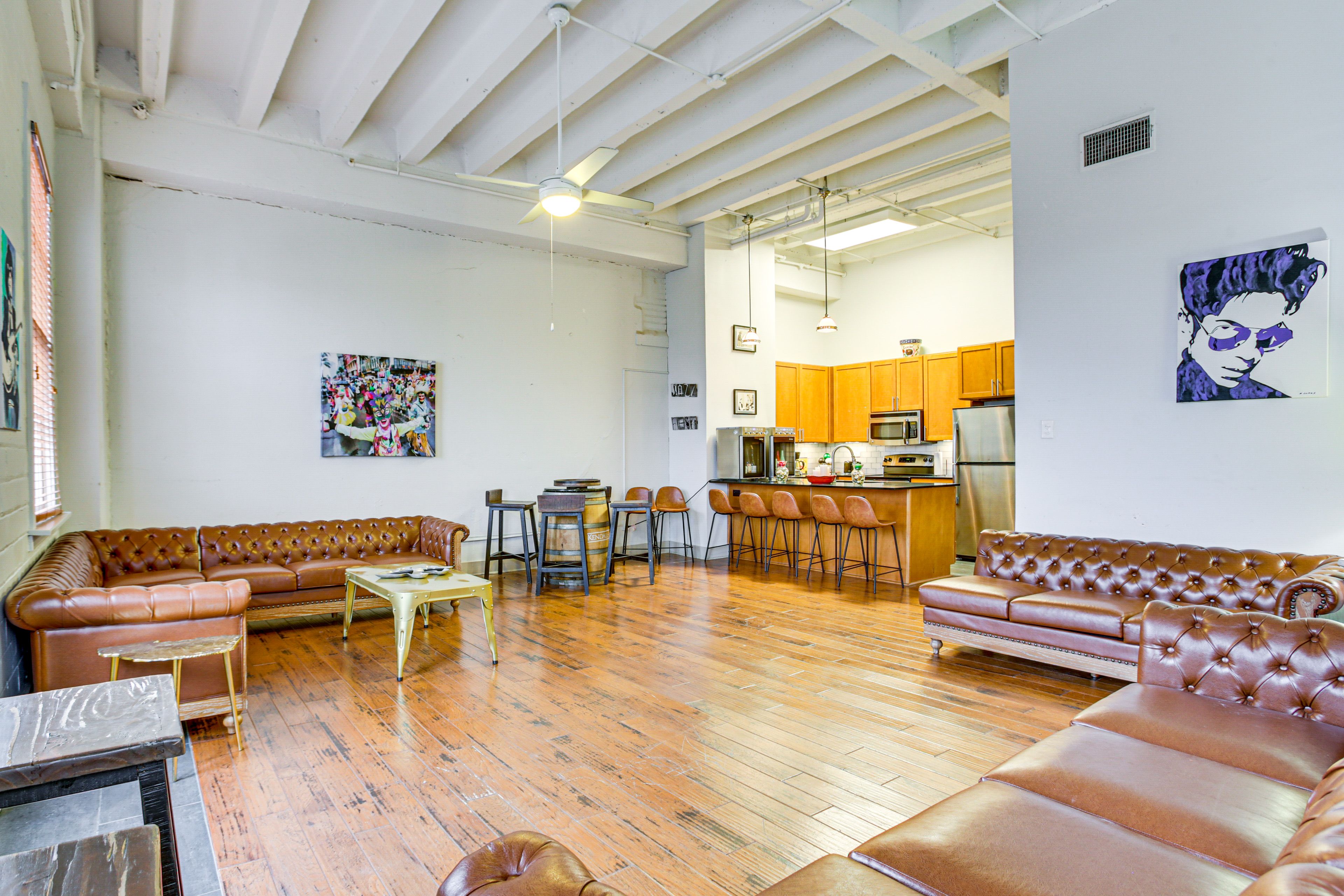 Living Room | Smart TV | Free WiFi