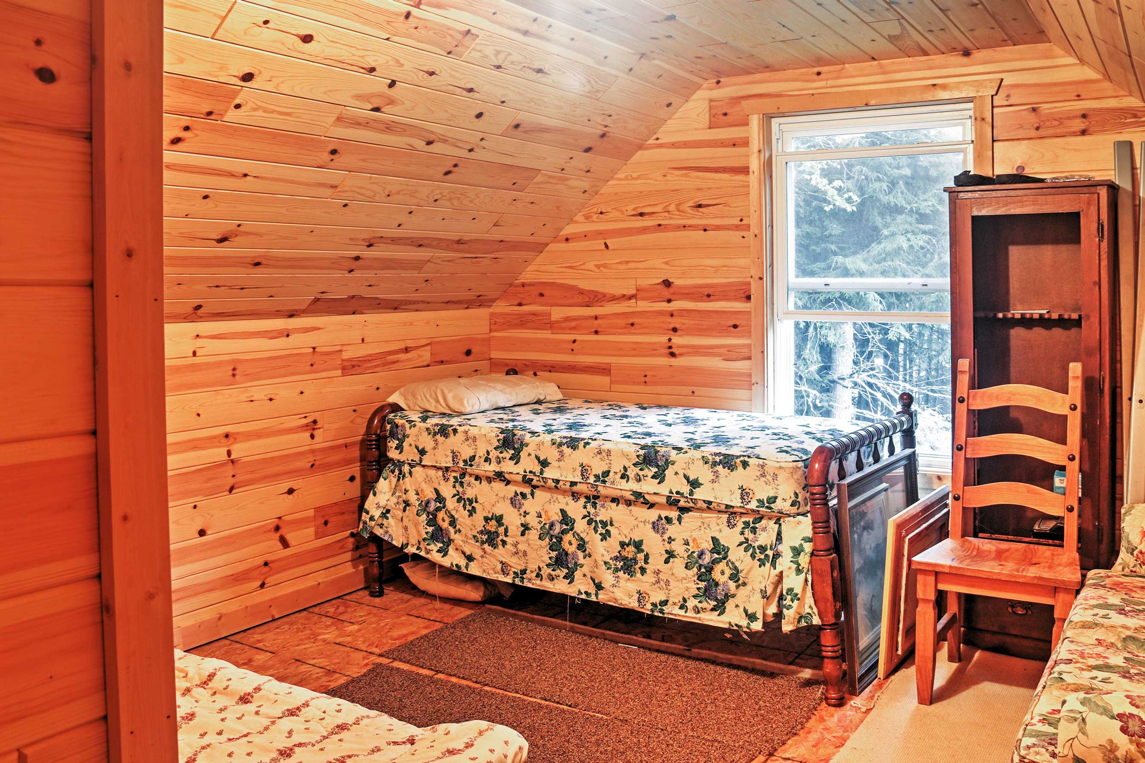 Bedroom 3 | 2 Twin Beds | Sleeper Sofa