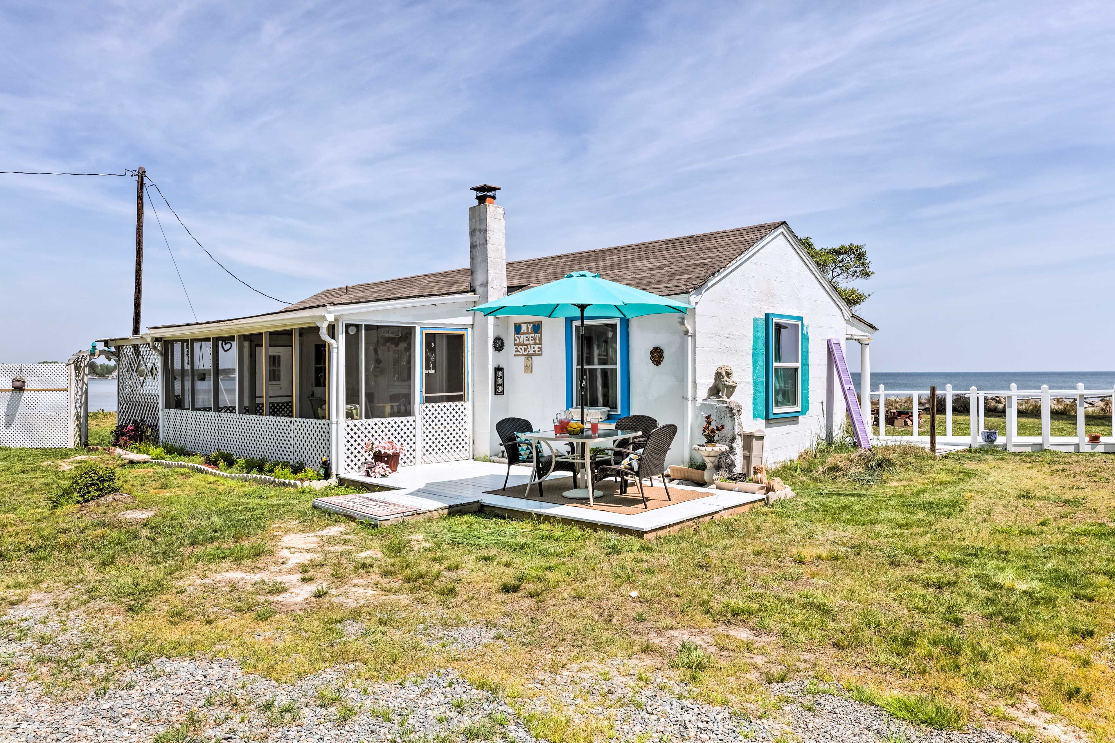 House Exterior | Ample Driveway Parking