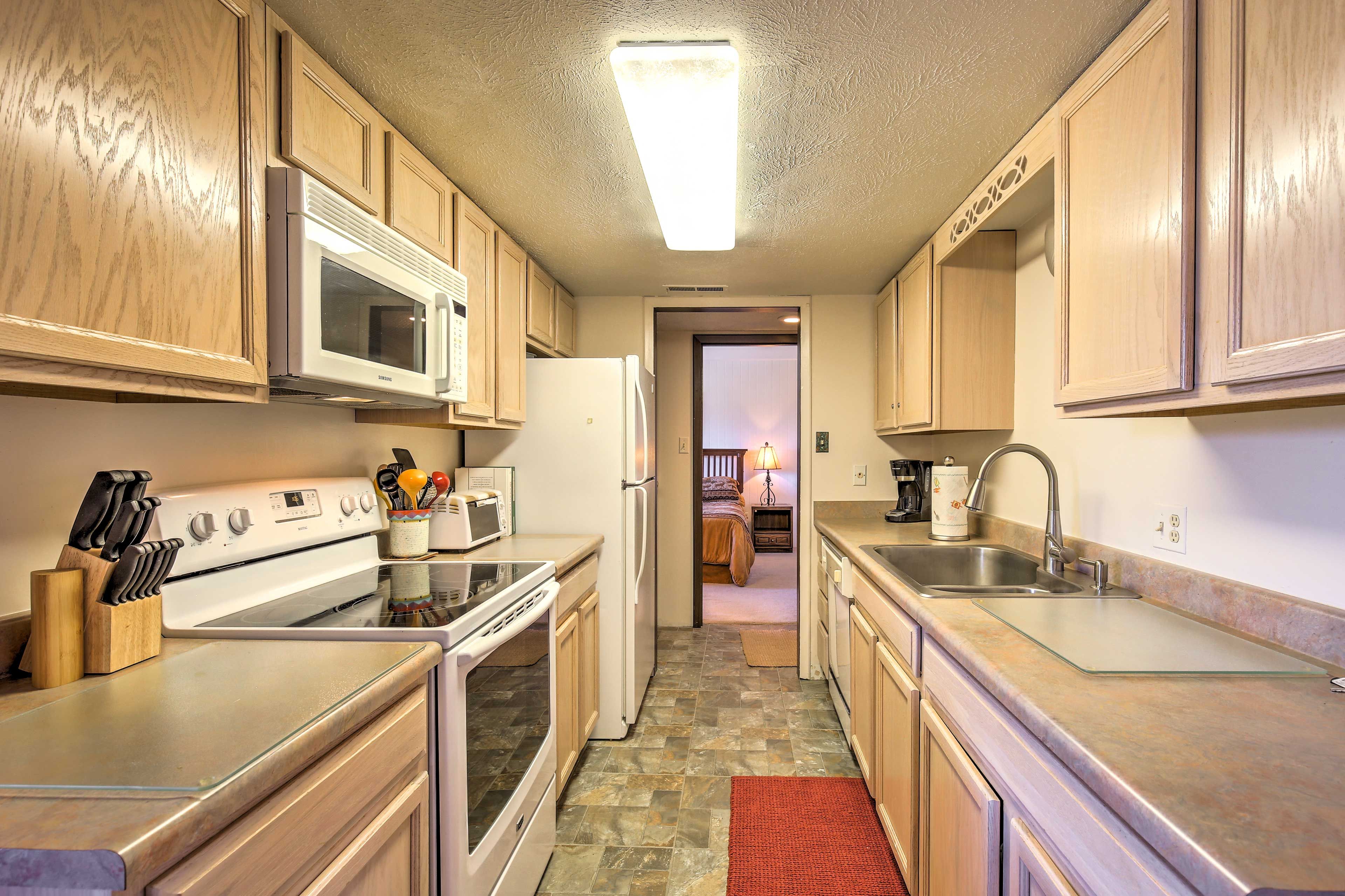 This kitchen is well-equipped to deal with your most complex culinary desires.