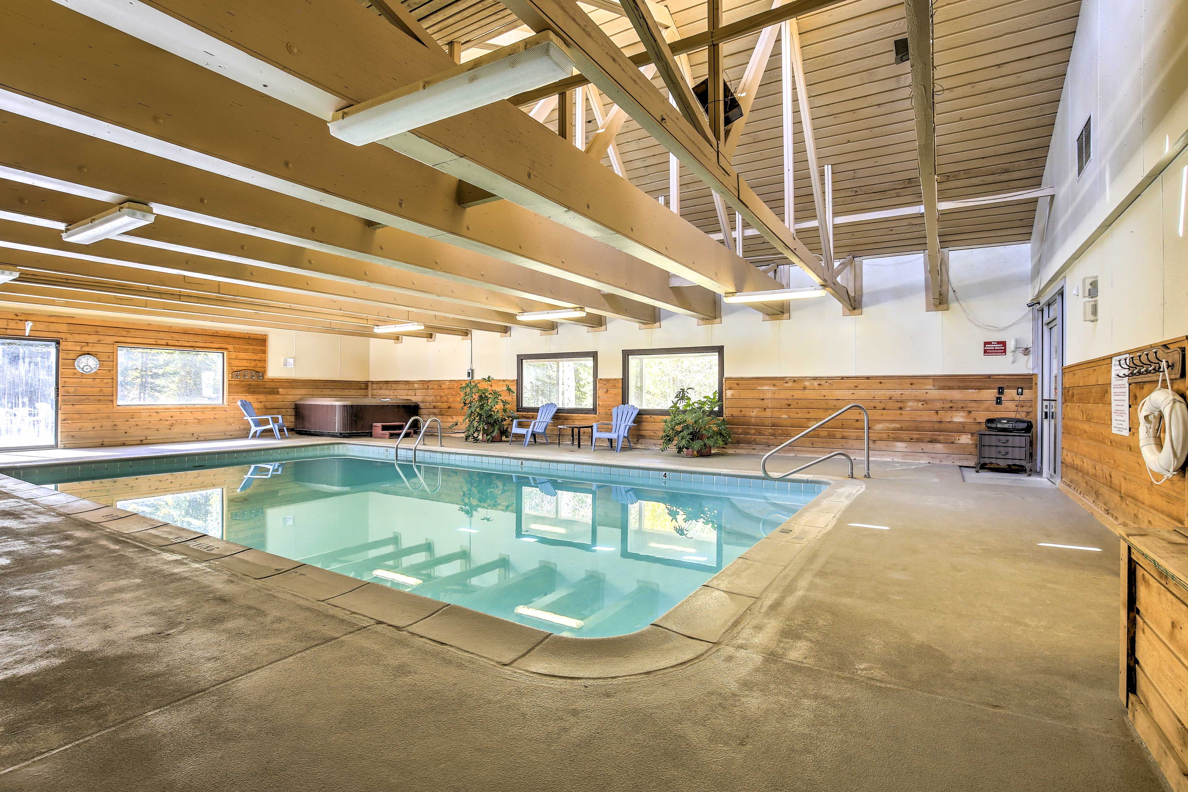 The community pool & hot tub offer you a great place to relax after skiing!
