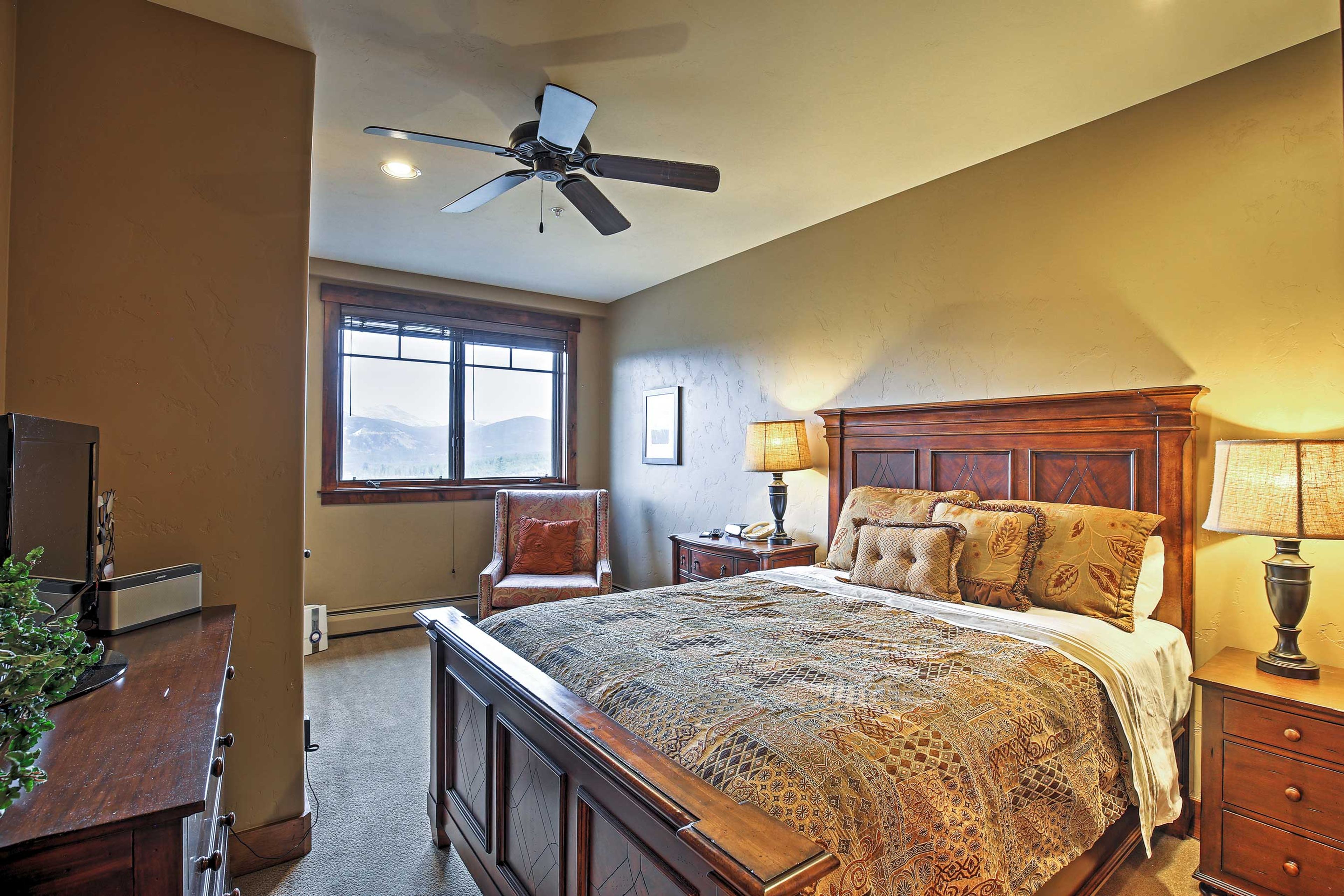 Bedroom 1 | Queen Bed | Linens Provided