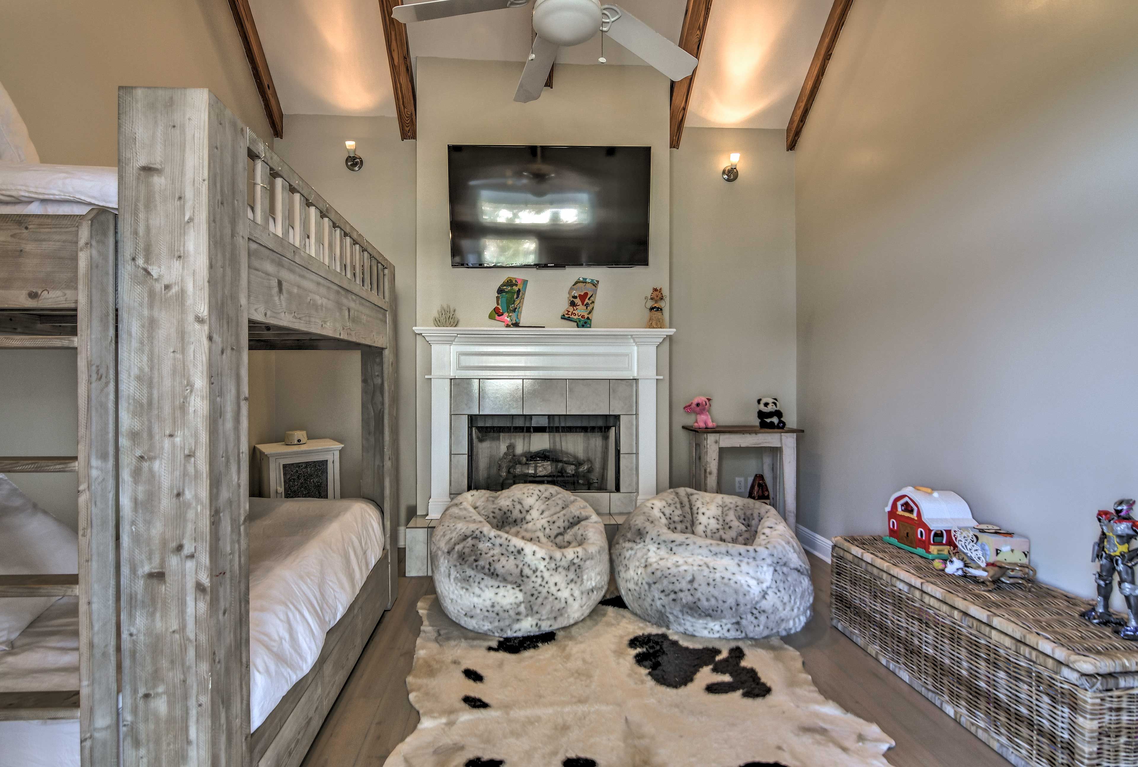 Additional sleeping arrangments are available in the den.