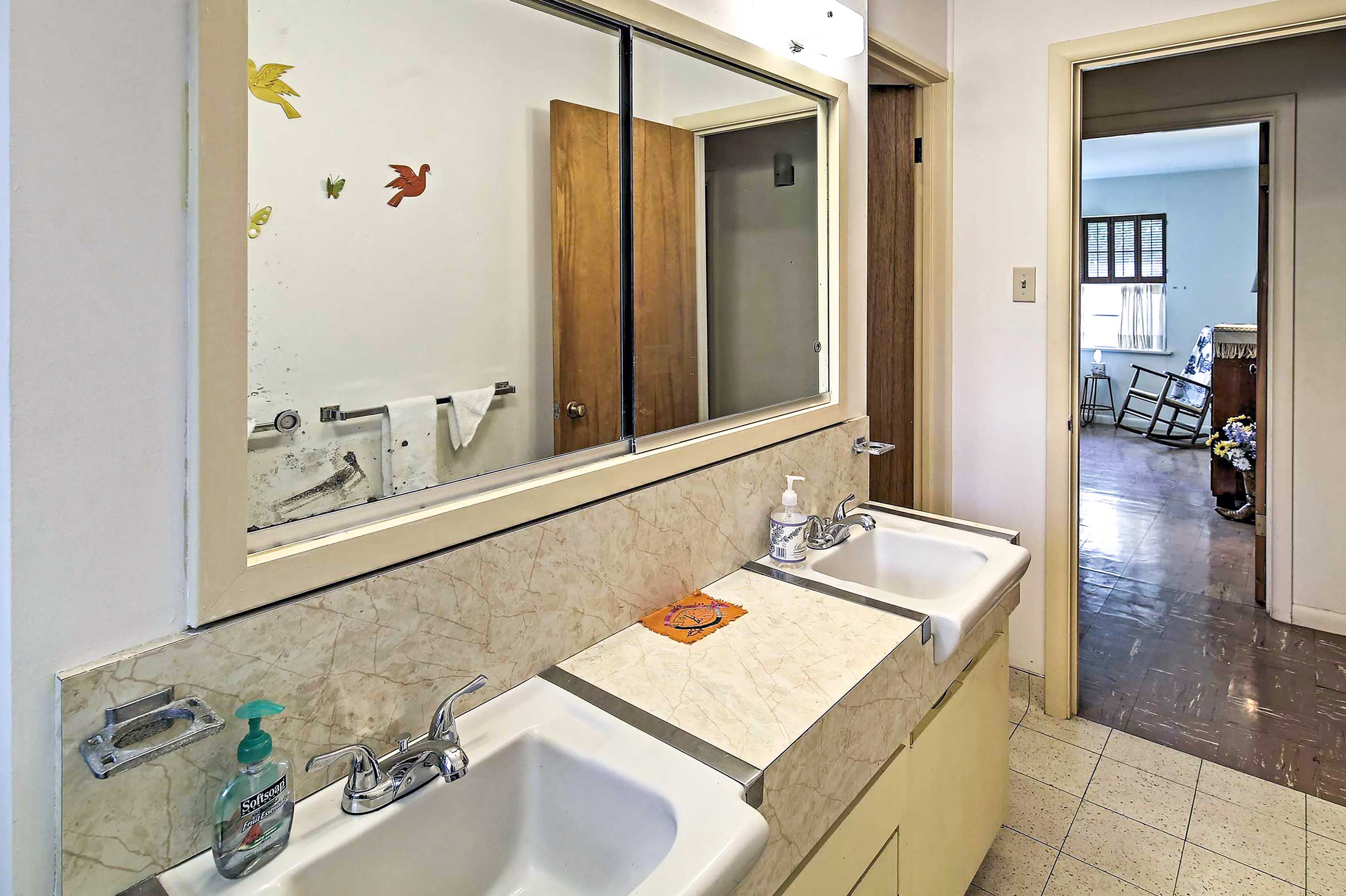 Full Bathroom