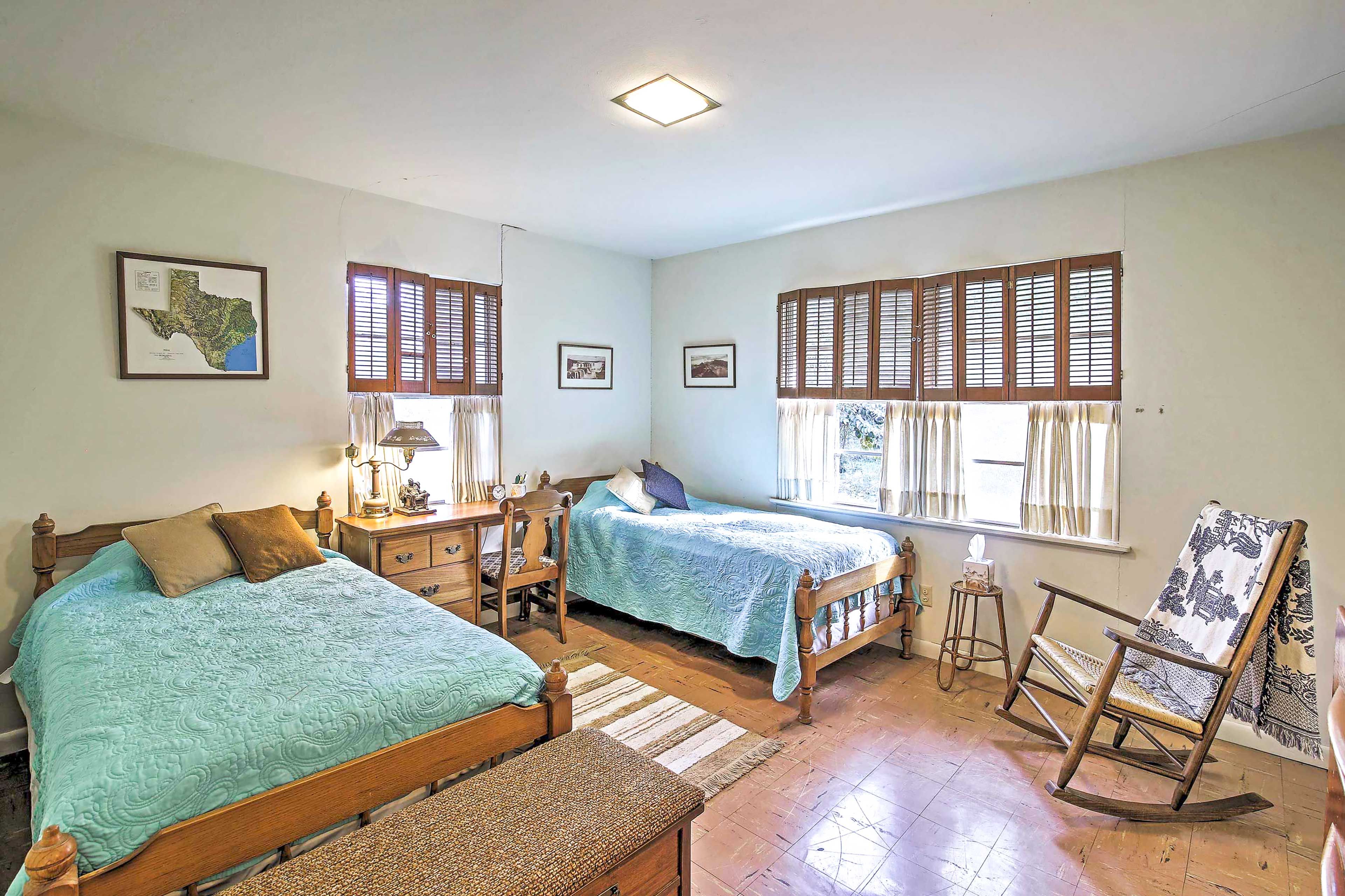Bedroom 2 | 2 Twin Beds