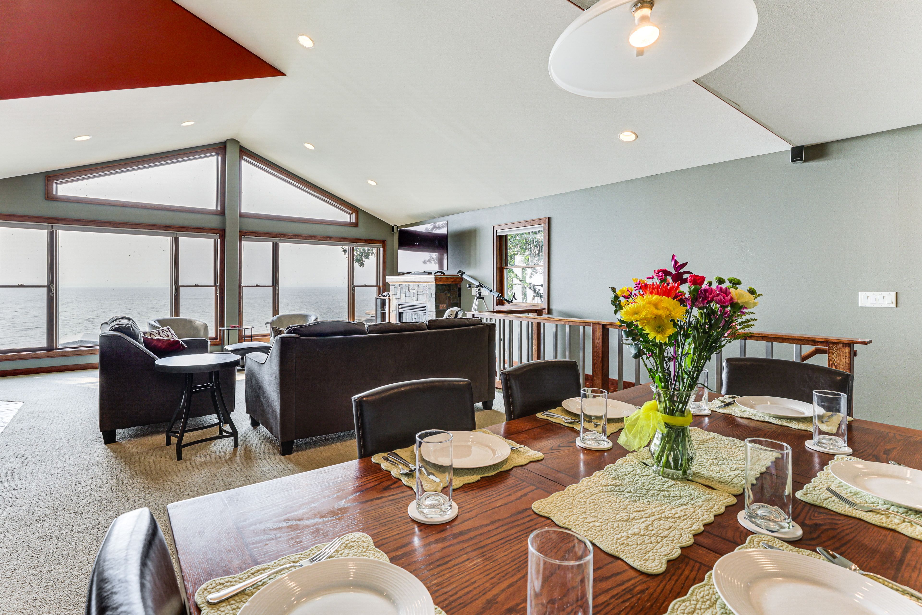 Dining Table | Dishware & Flatware Provided
