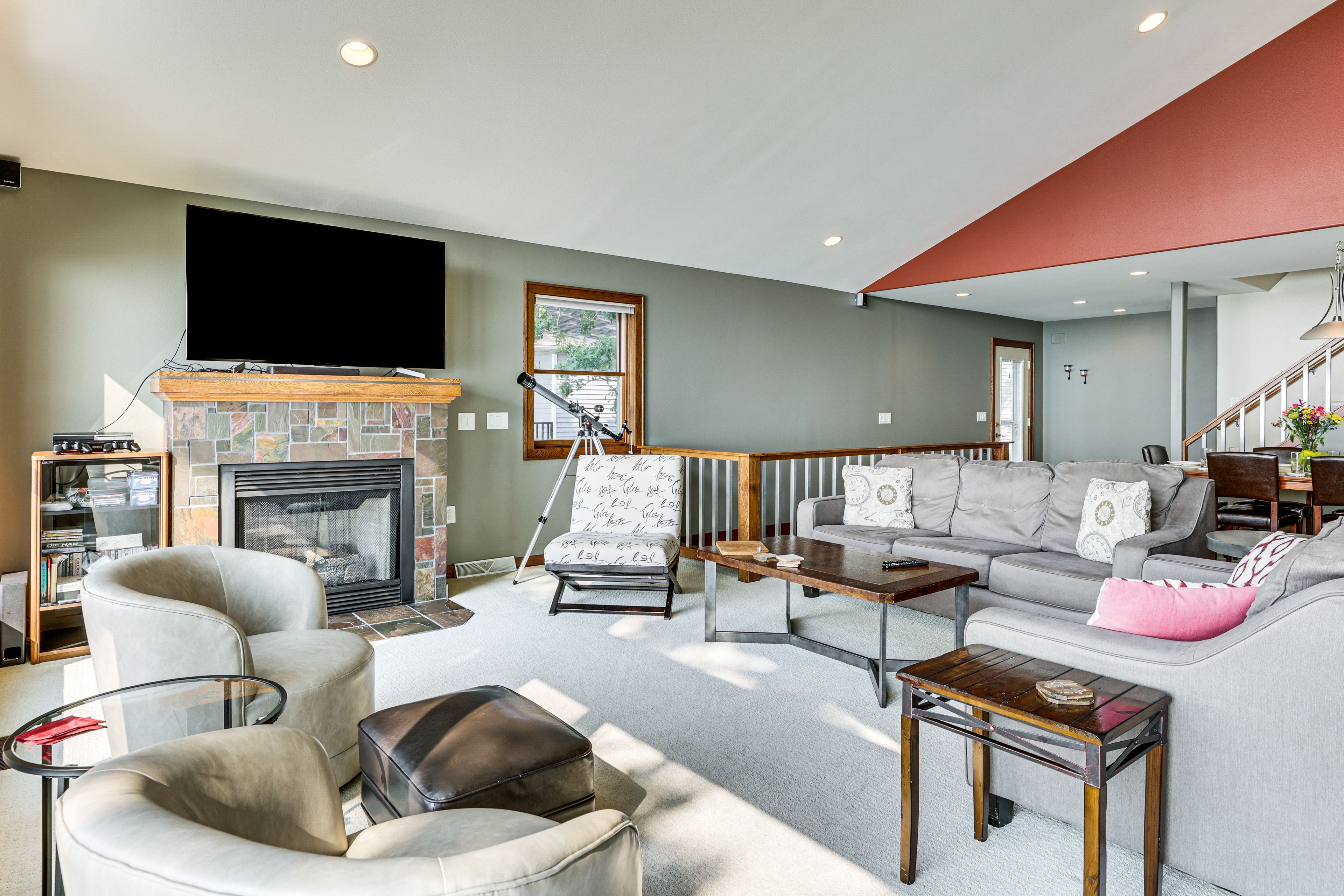 Living Room | Smart TV | Central A/C & Heating