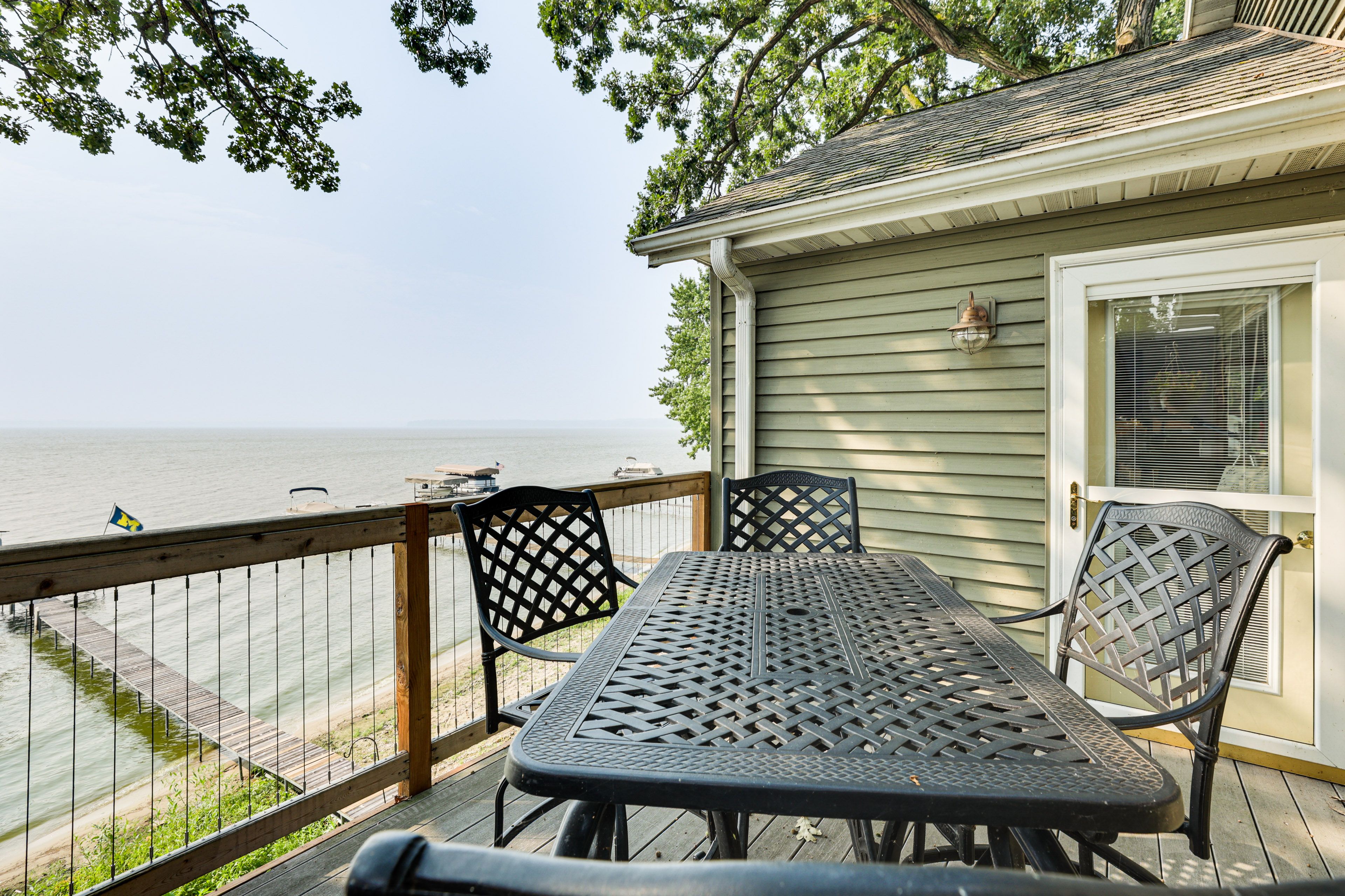 Private Deck | Outdoor Dining