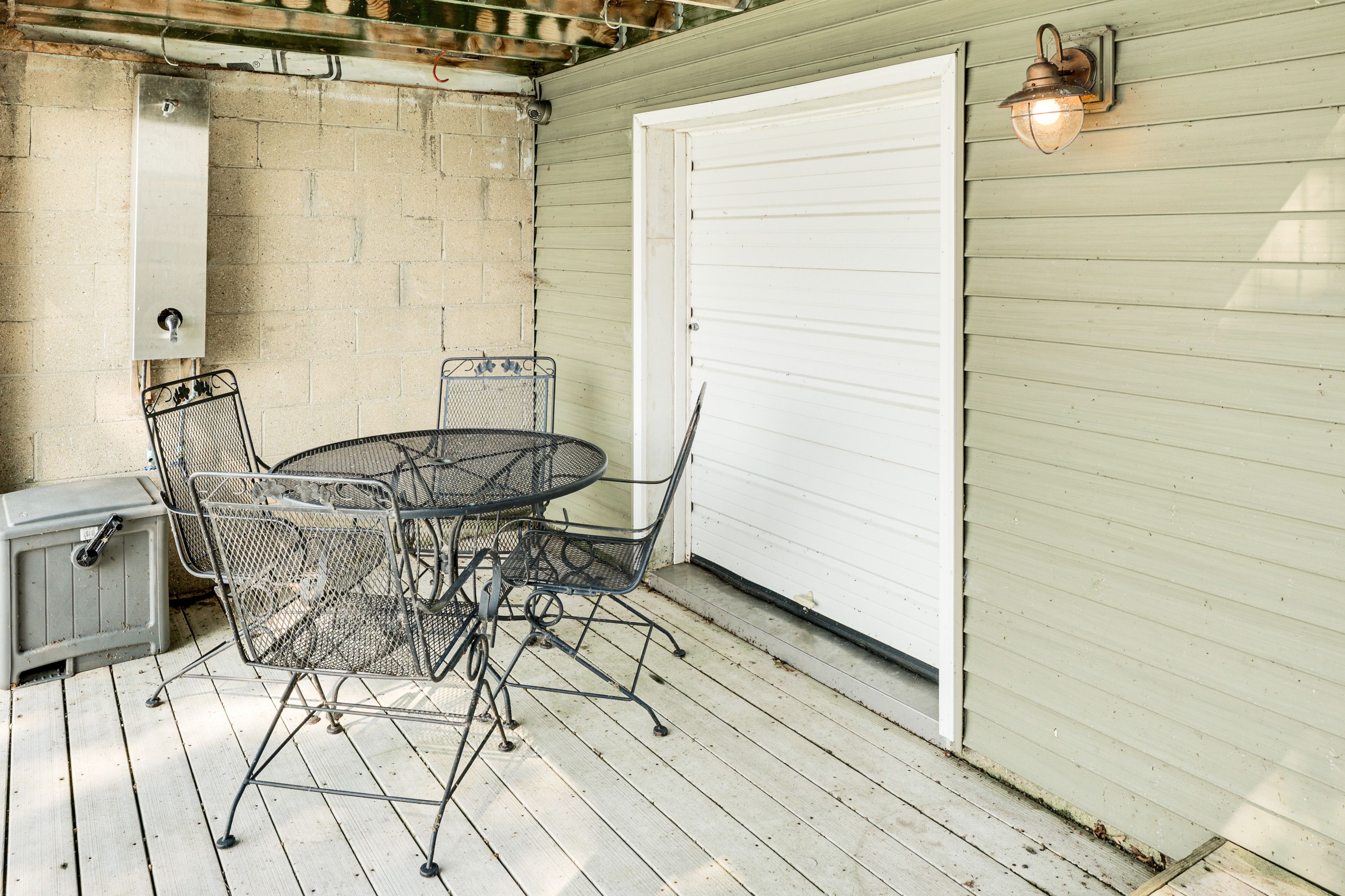 Lower Deck