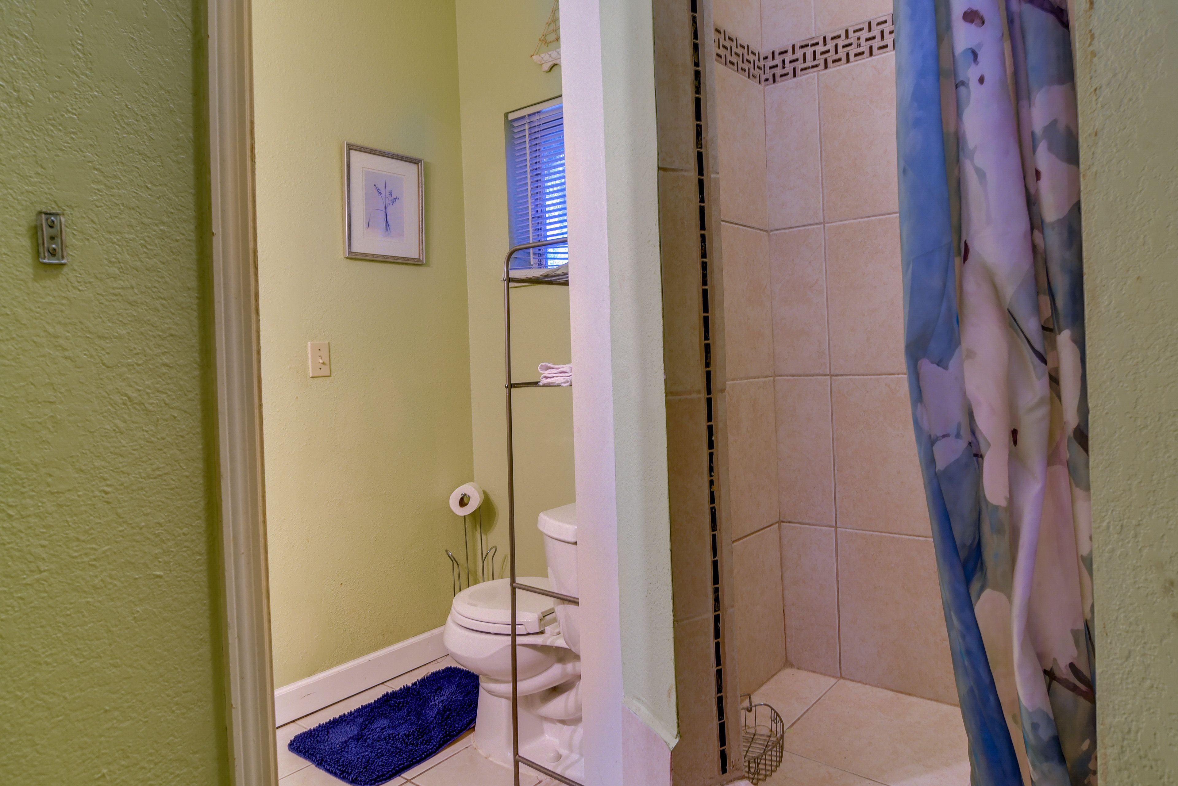 Full Bath | Complimentary Toiletries