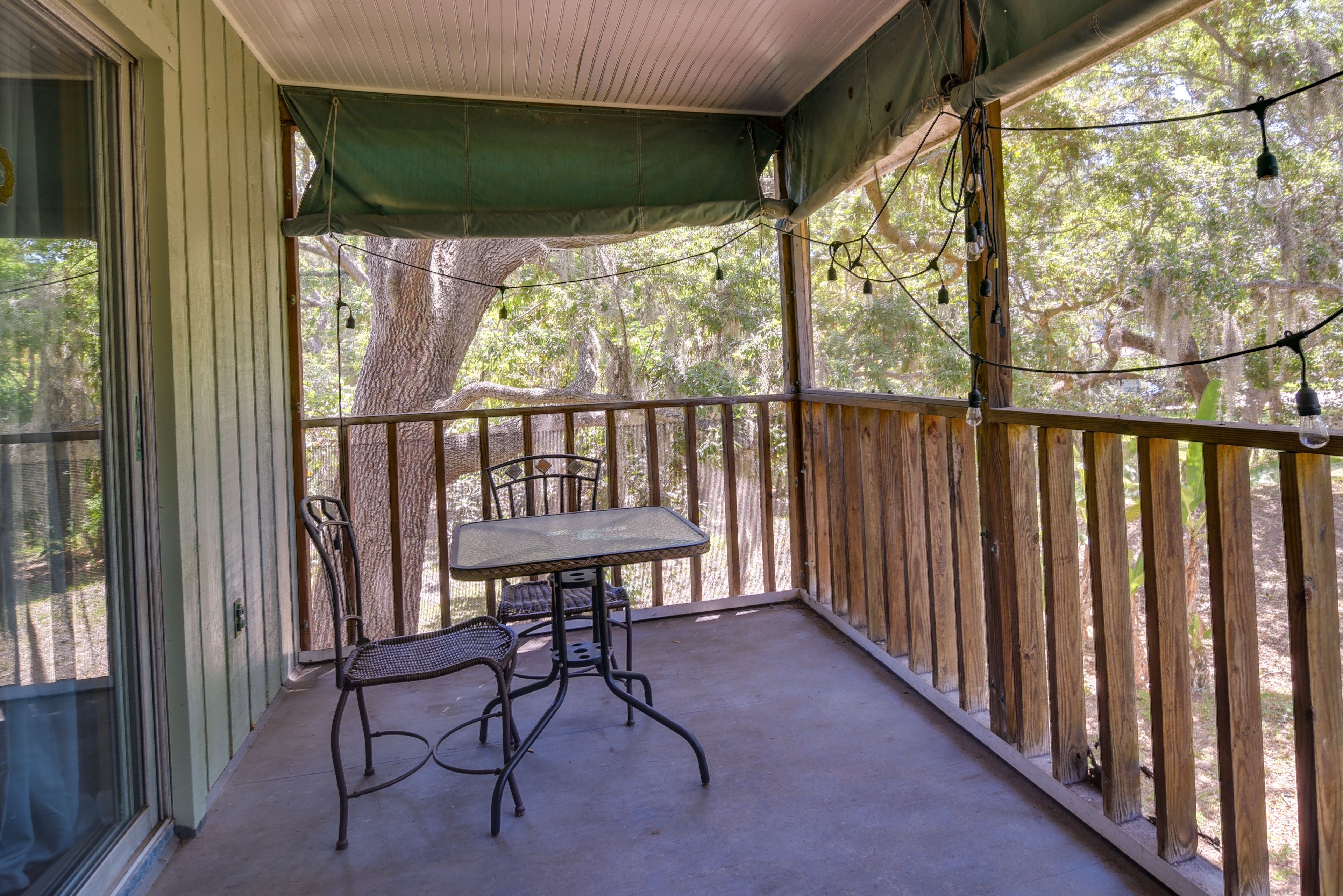 Screened-In Porch