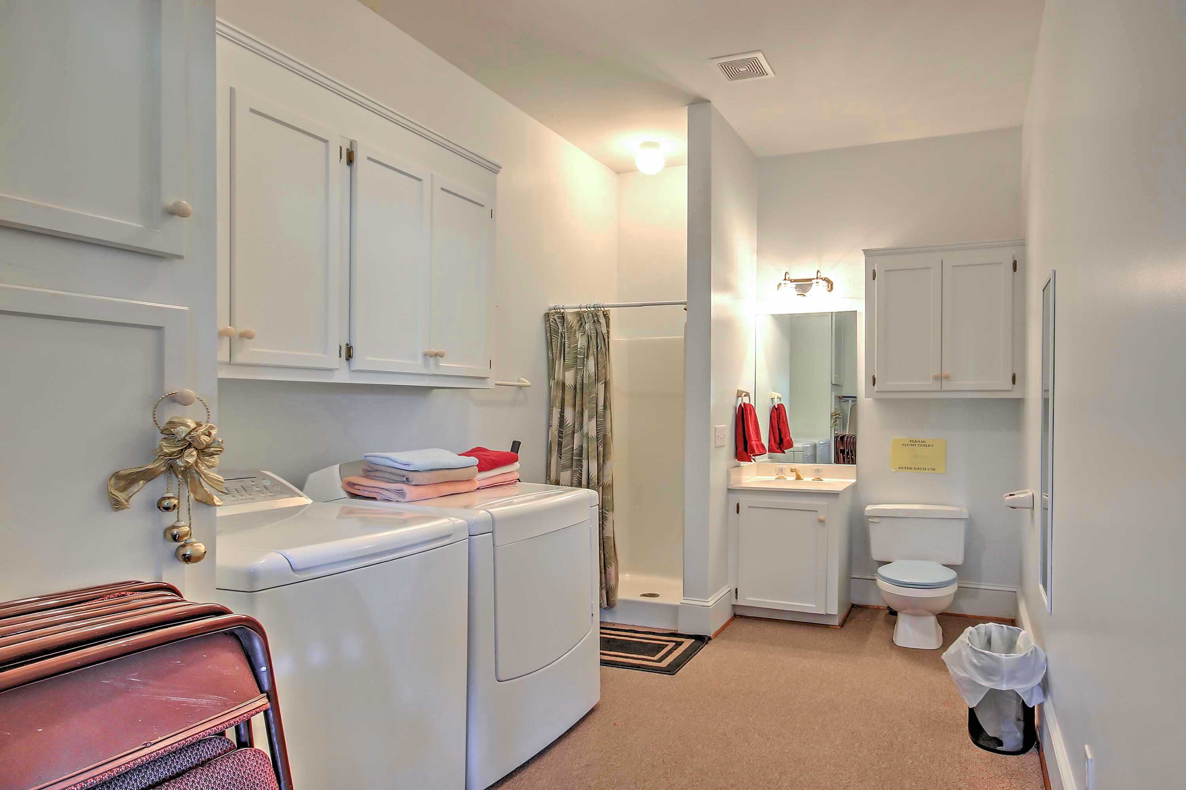 Full Bathroom | Washer & Dryer