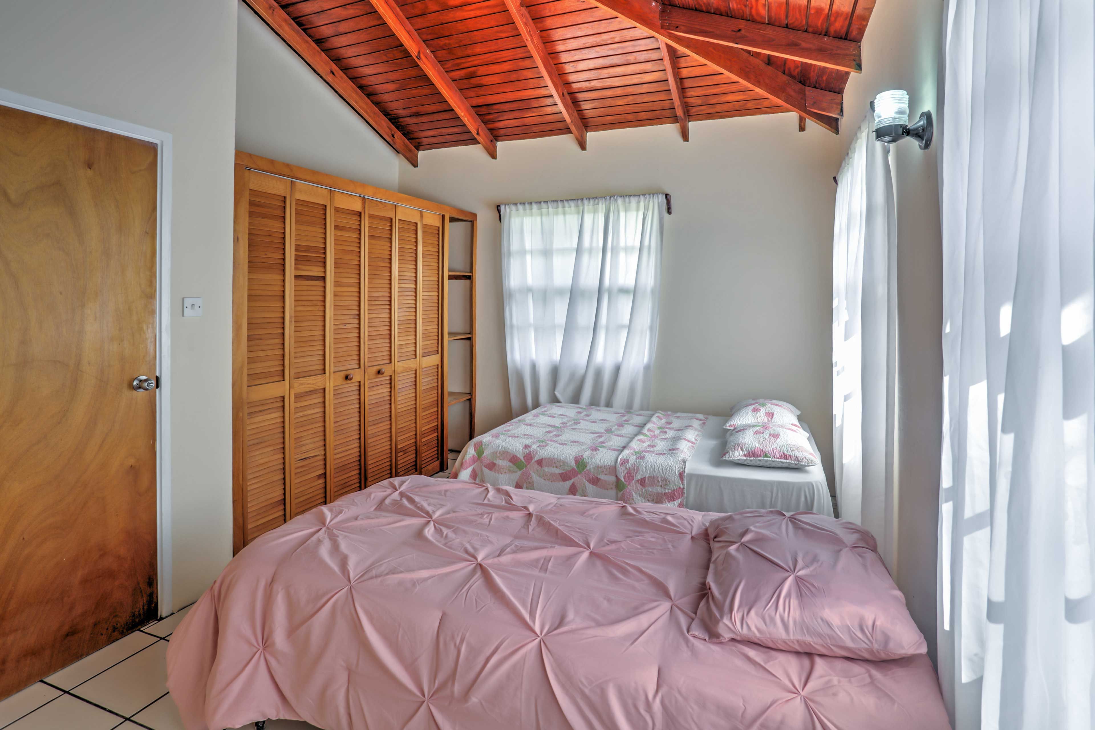 Bedroom 2 | 2 Twin Beds