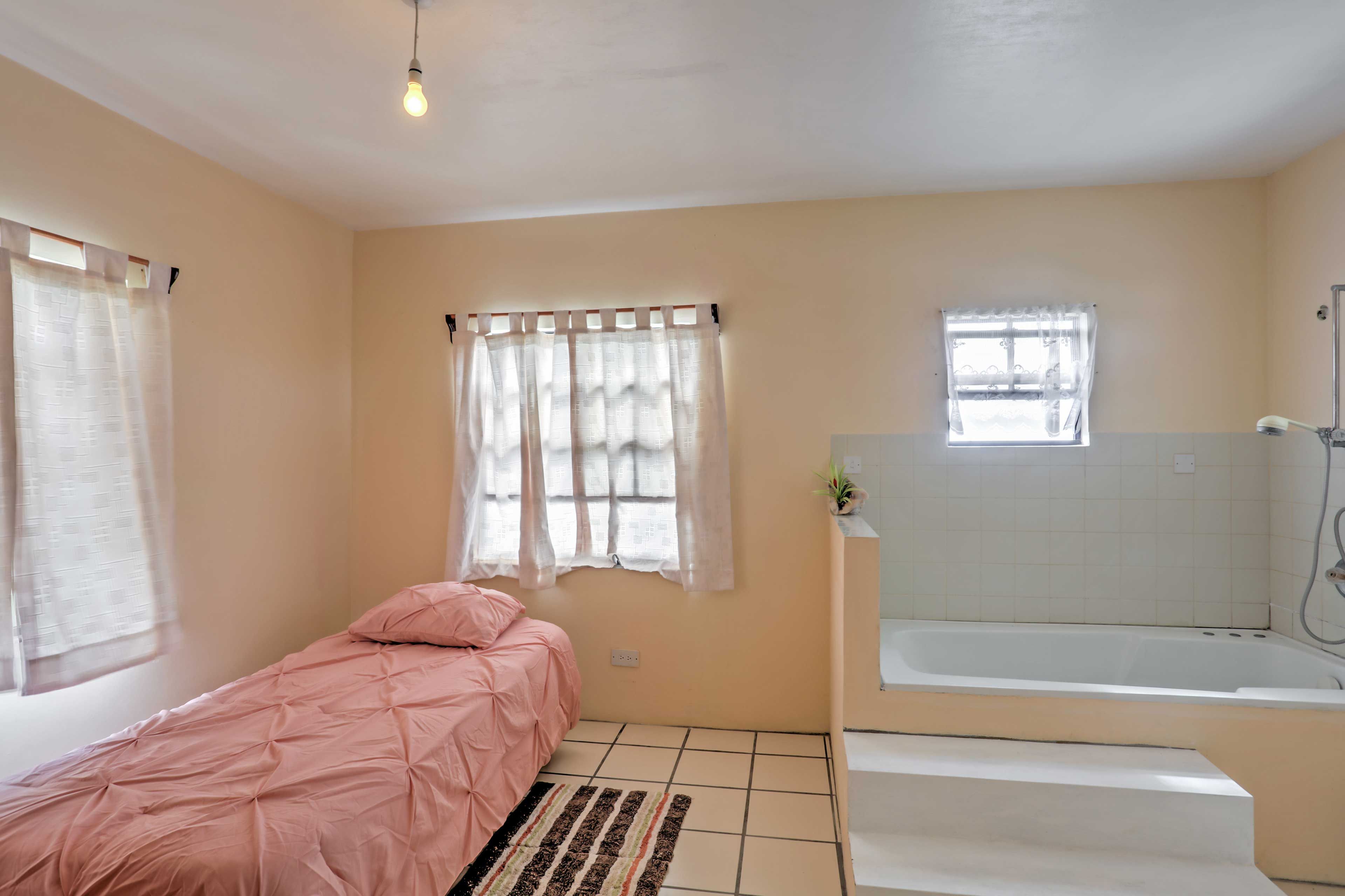 Bedroom 3 | Twin Bed | En-Suite Bathroom