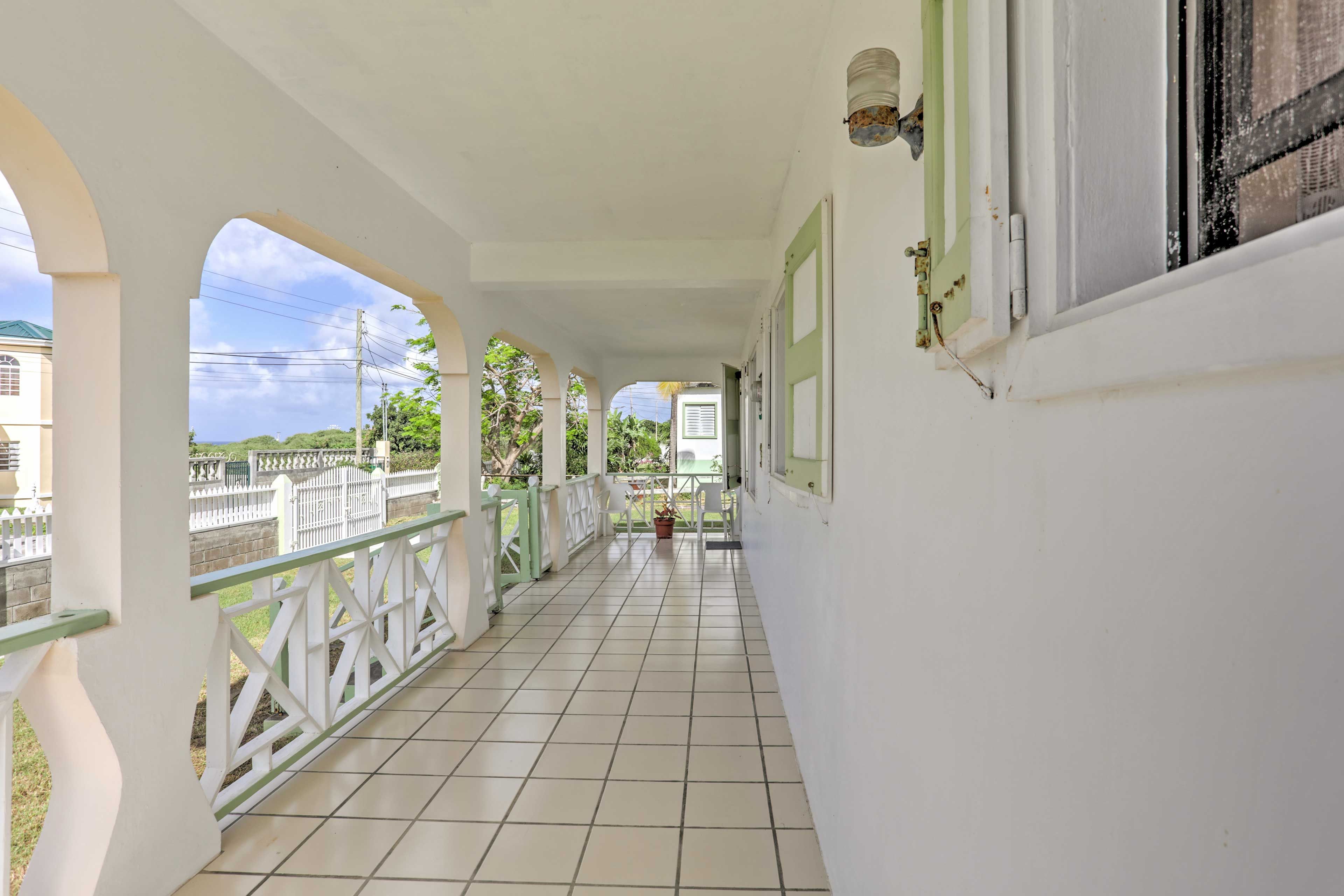 Covered Porch | Outdoor Seating