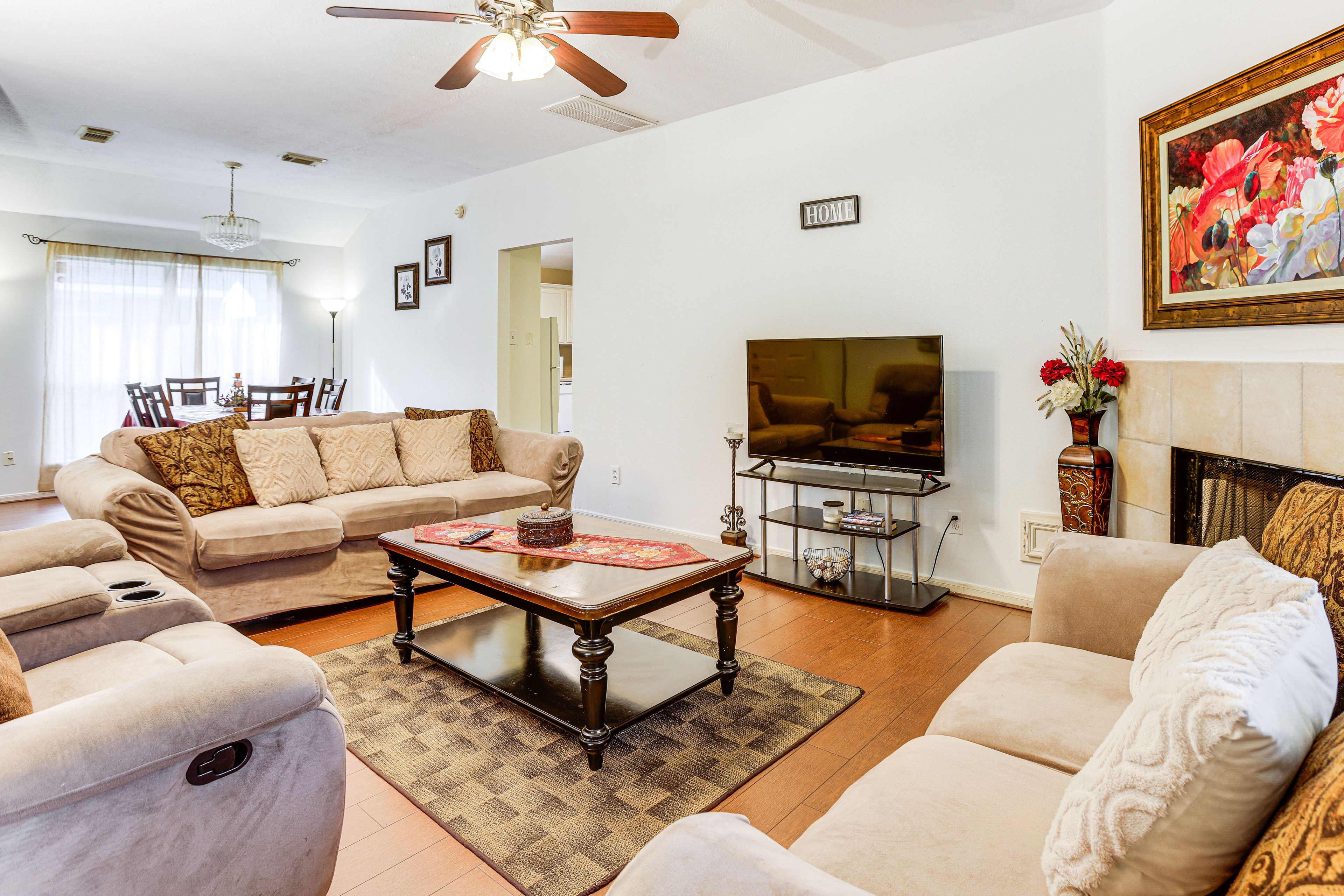 Family Room | TV | Free WiFi