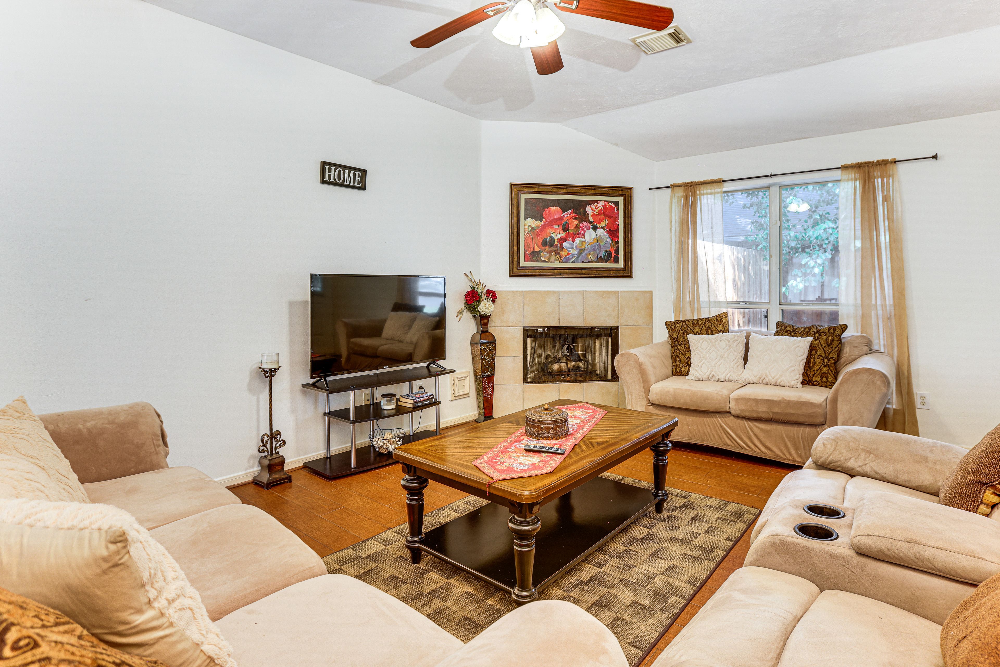 Spring Vacation Rental | 3BR | 2BA | 1 Step Required | 1,400 Sq Ft