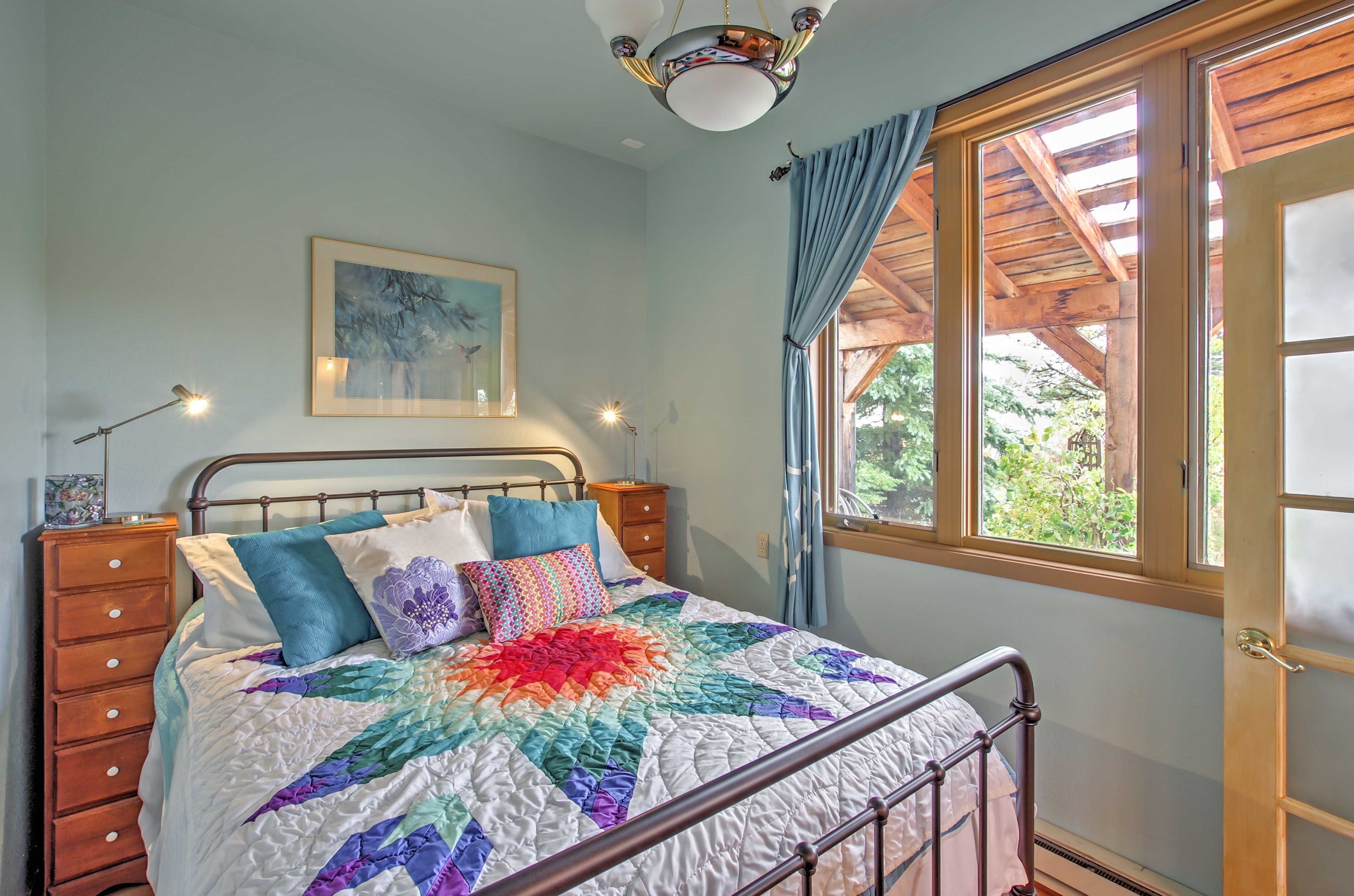 Bedroom 1 | Queen Bed | Linens Provided