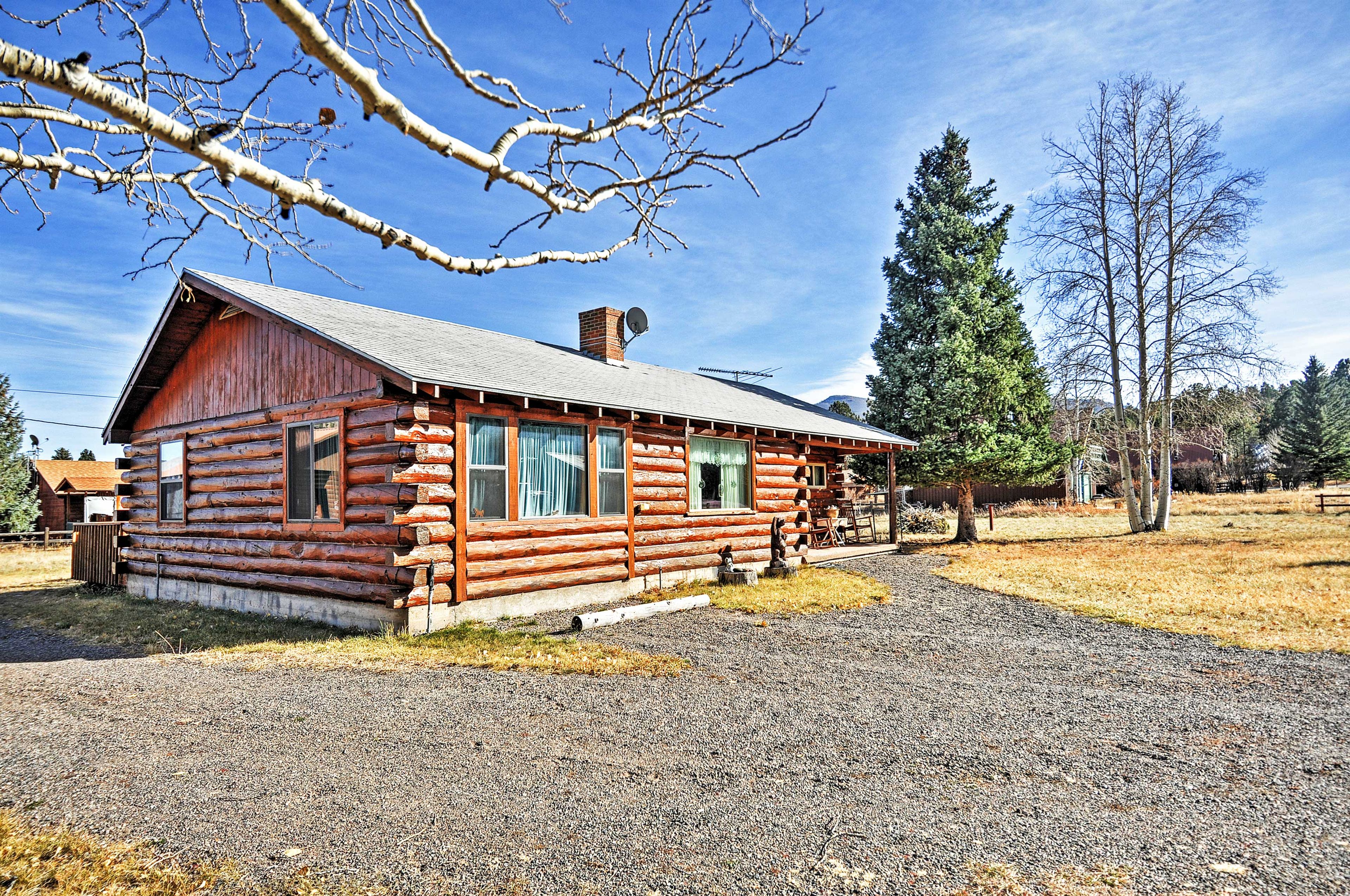Exterior | Ample Driveway Parking