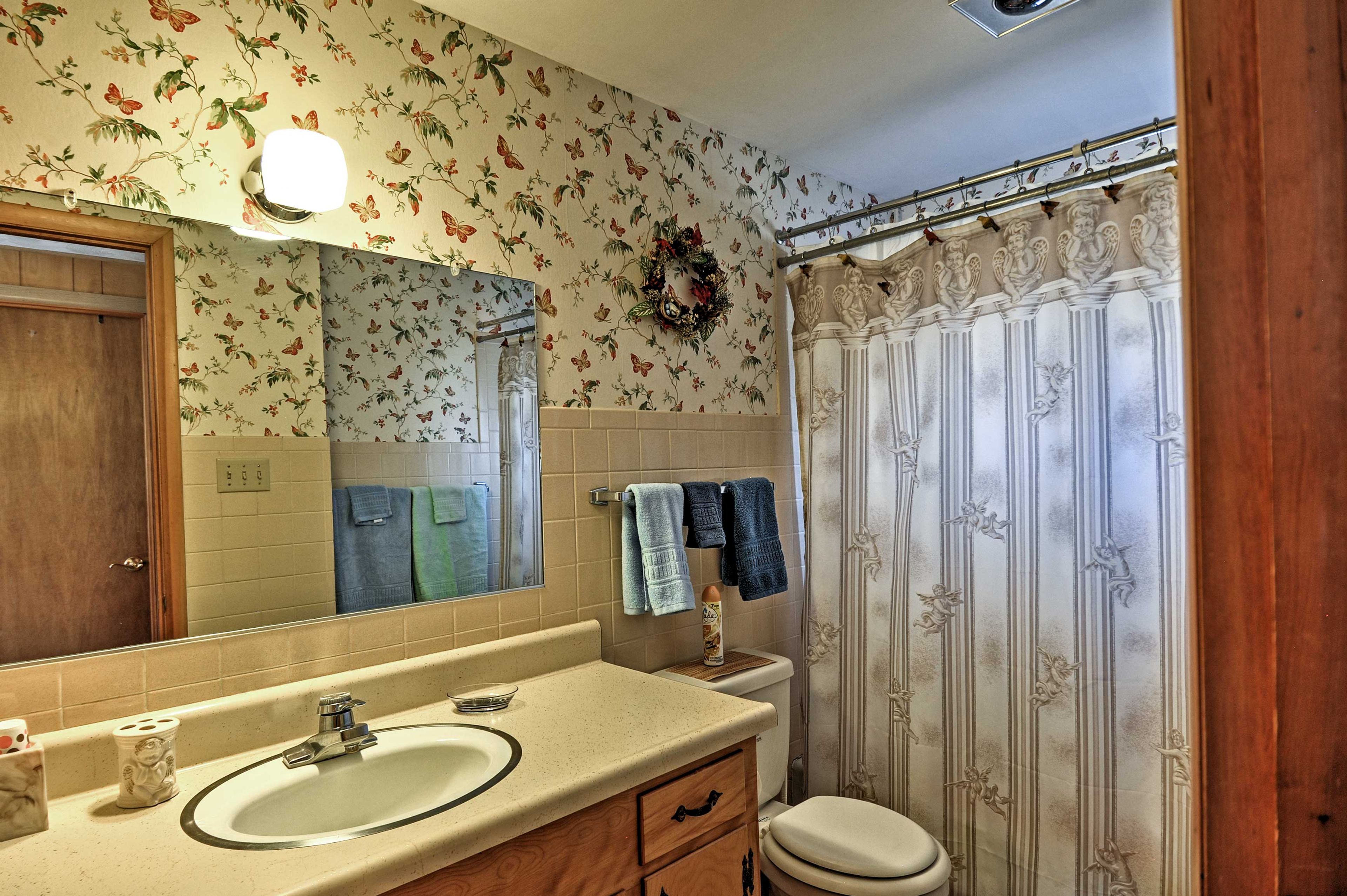 Bathroom | Towels Provided