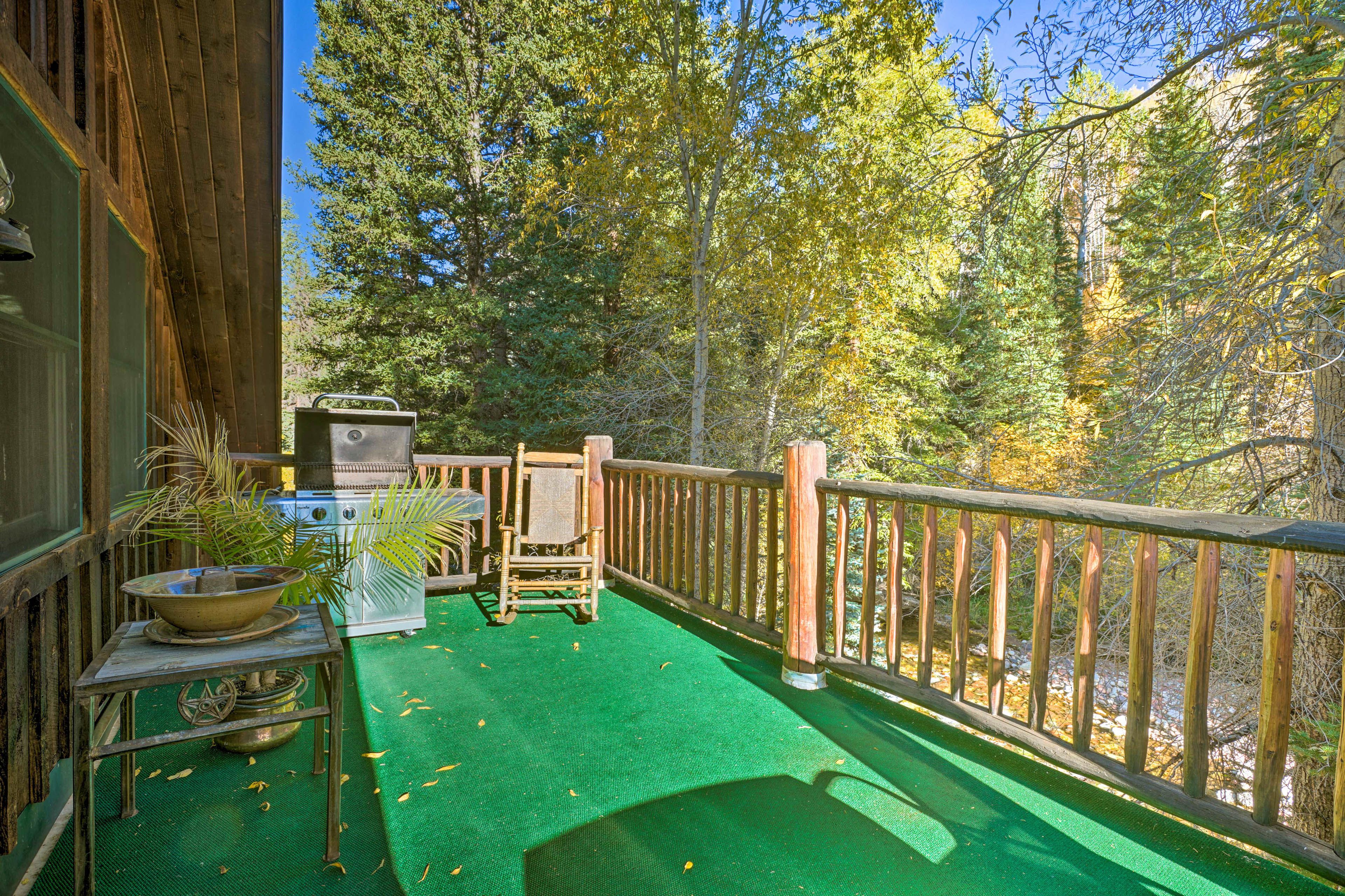 Private Deck | Gas Grill | Smoker